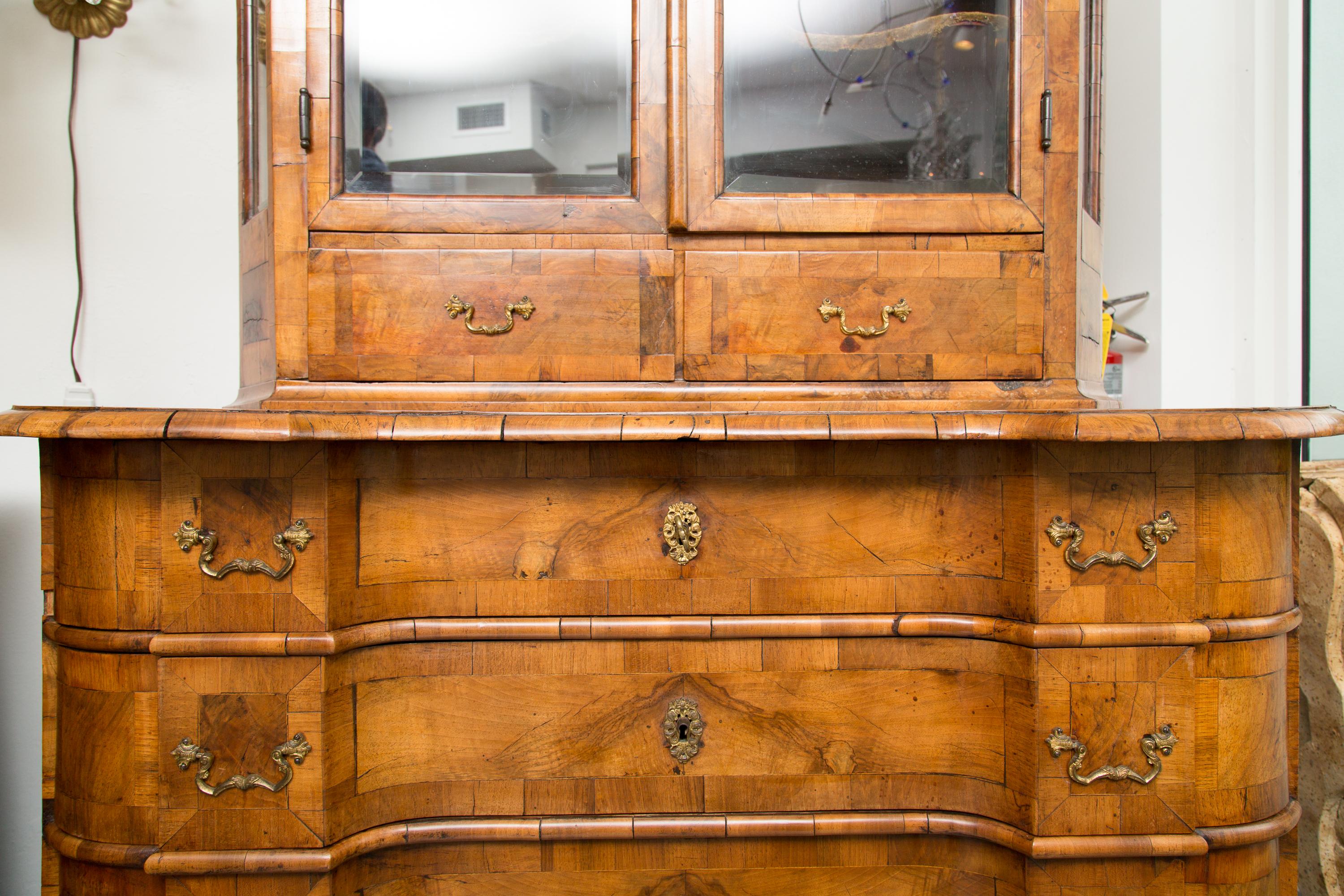 18th Century George I Burled Walnut Double-Dome Cabinet 2