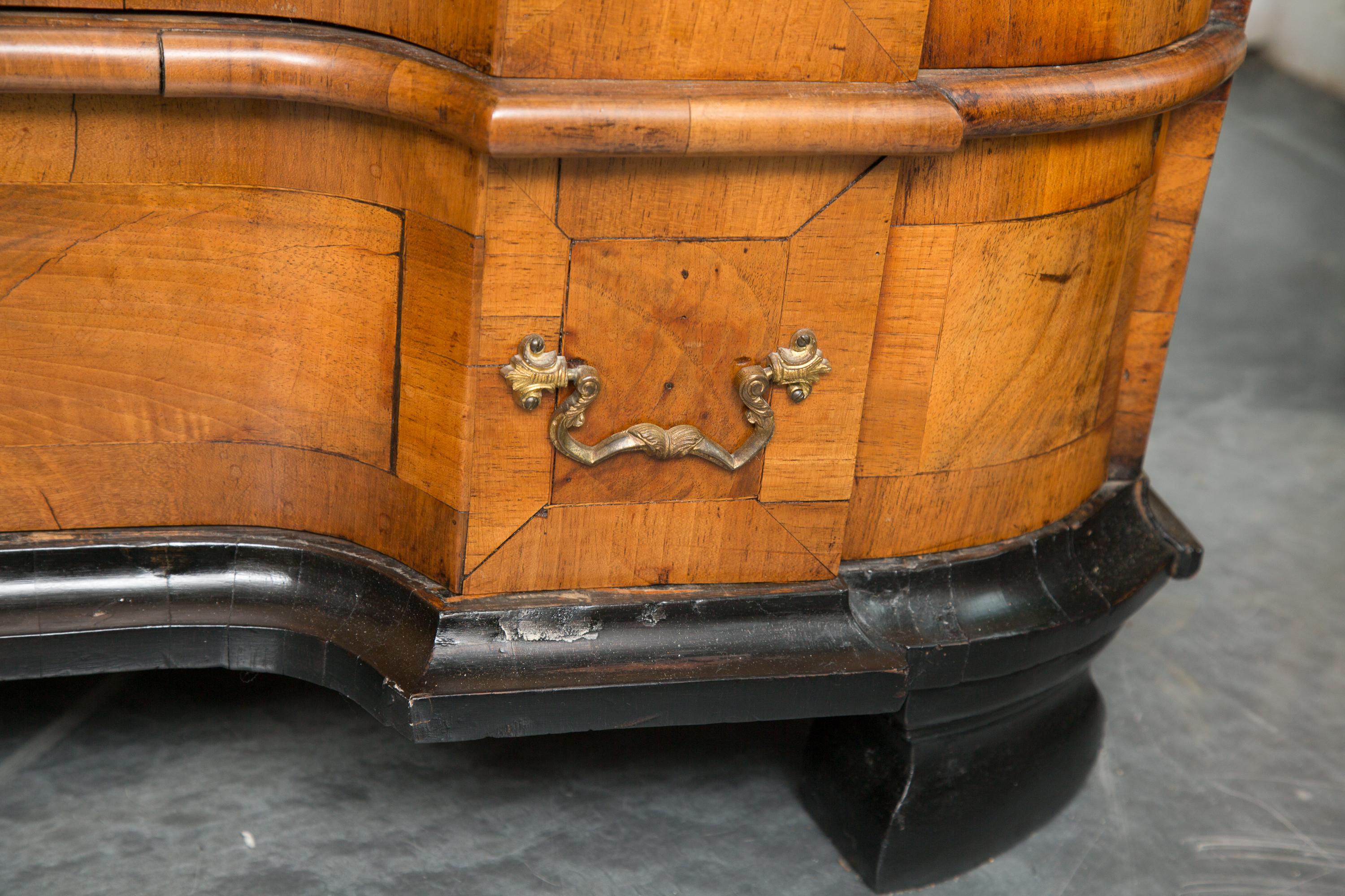18th Century George I Burled Walnut Double-Dome Cabinet 3