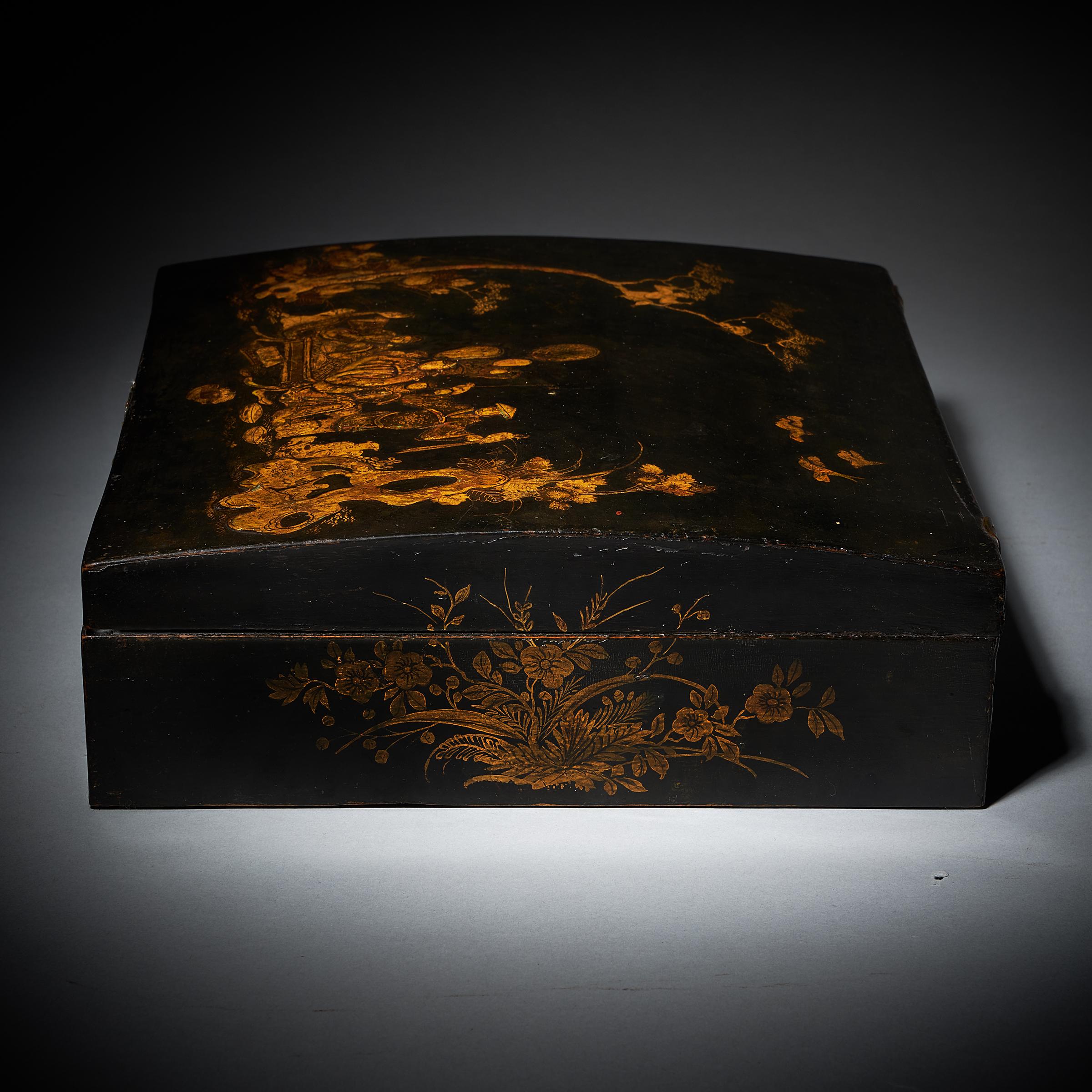 English 18th Century George I Domed Topped Japanned Chinoiserie Falconry Box, circa 1710 For Sale