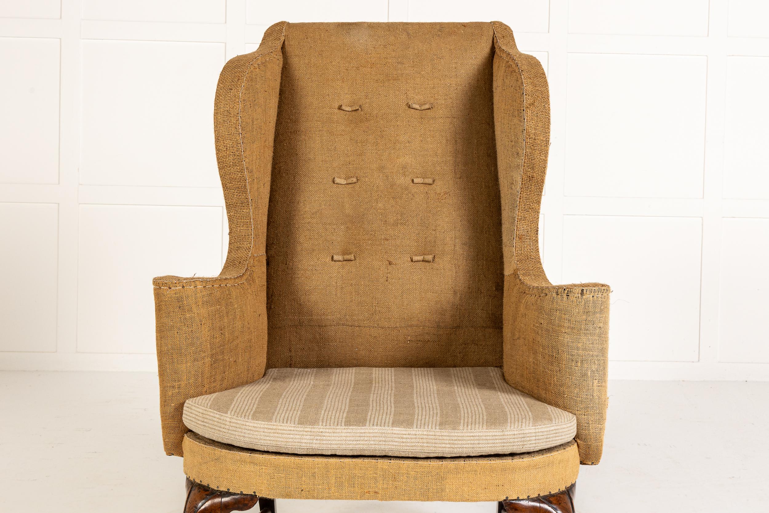Chaise à oreilles en noyer anglais George I du 18e siècle Circa 1720 Excellent état - En vente à Gloucestershire, GB