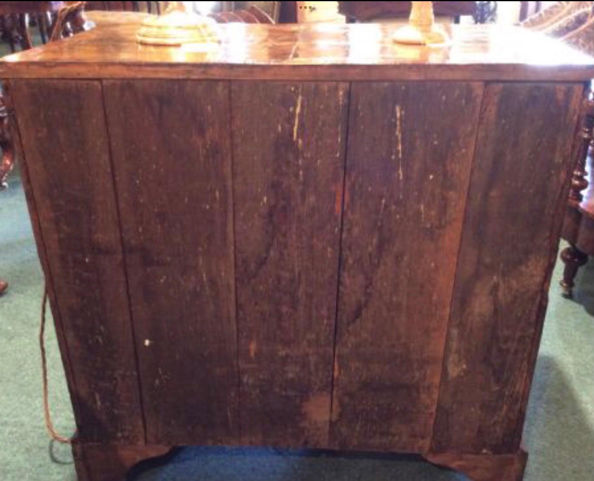 18th Century George I Figured Walnut Antique Kneehole Desk For Sale 1