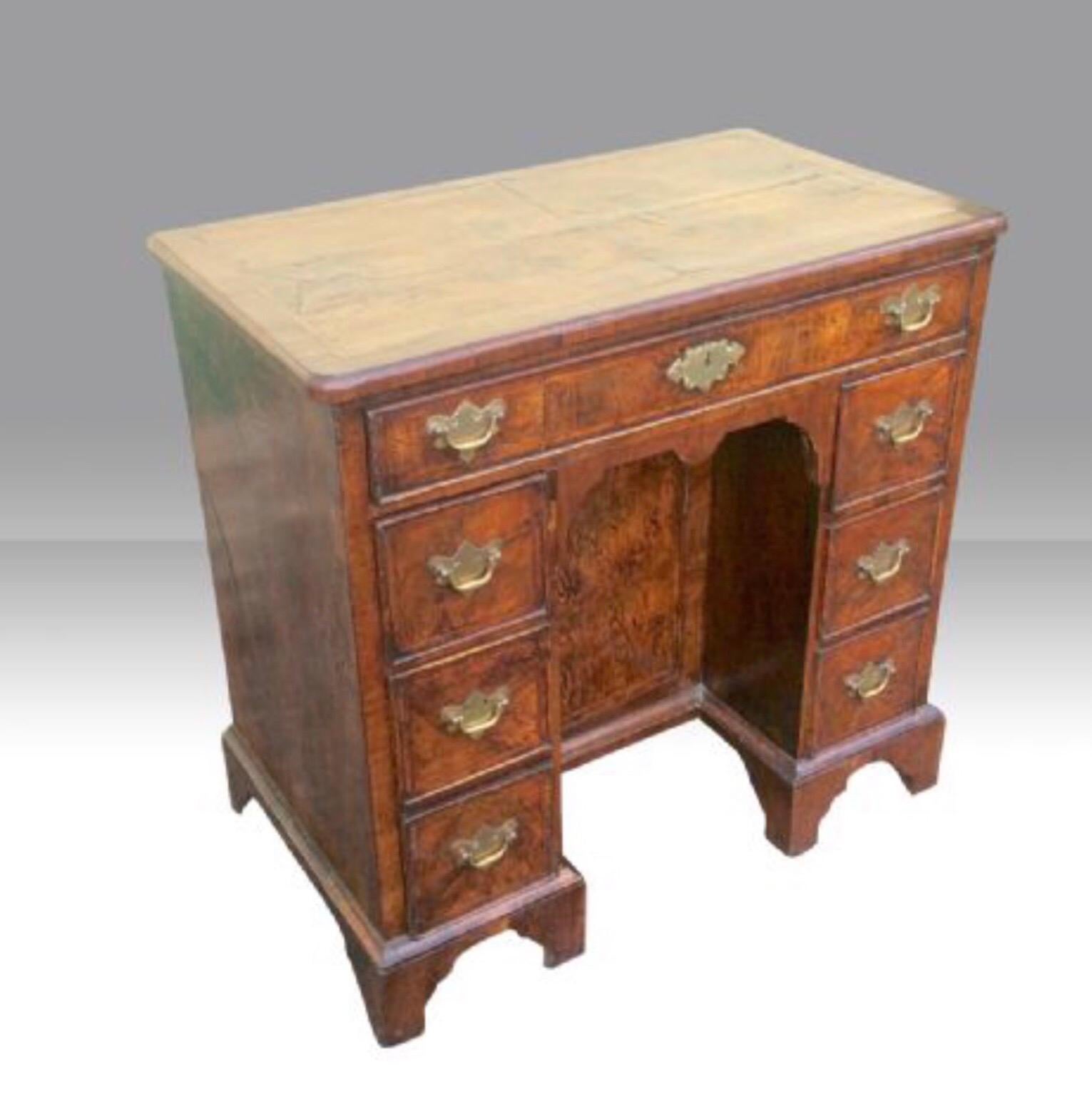 18th Century George I Figured Walnut Antique Kneehole Desk For Sale 2
