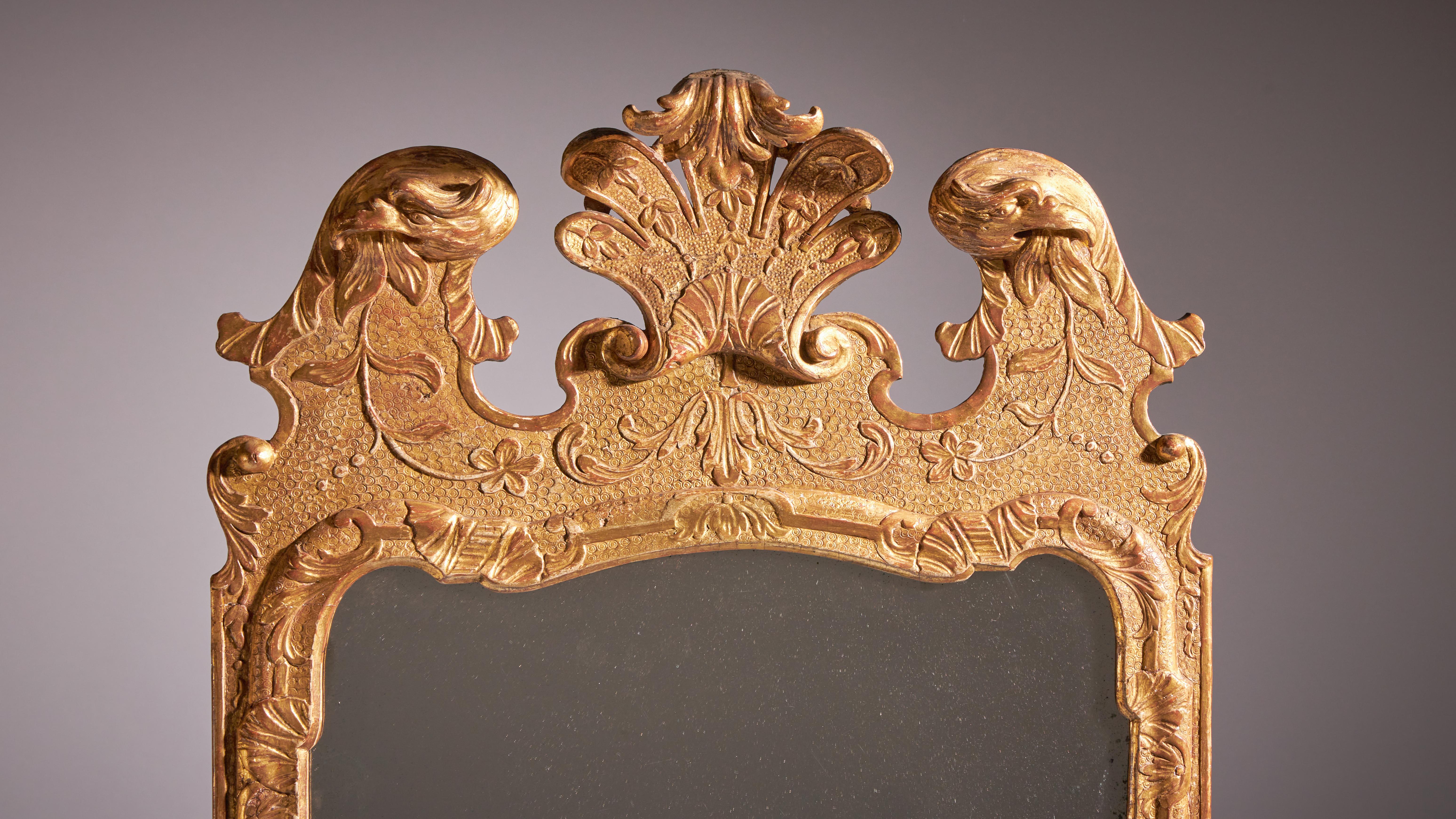 Miroir de pilier George I du 18e siècle en gesso doré, à la manière de John Belchier en vente 2