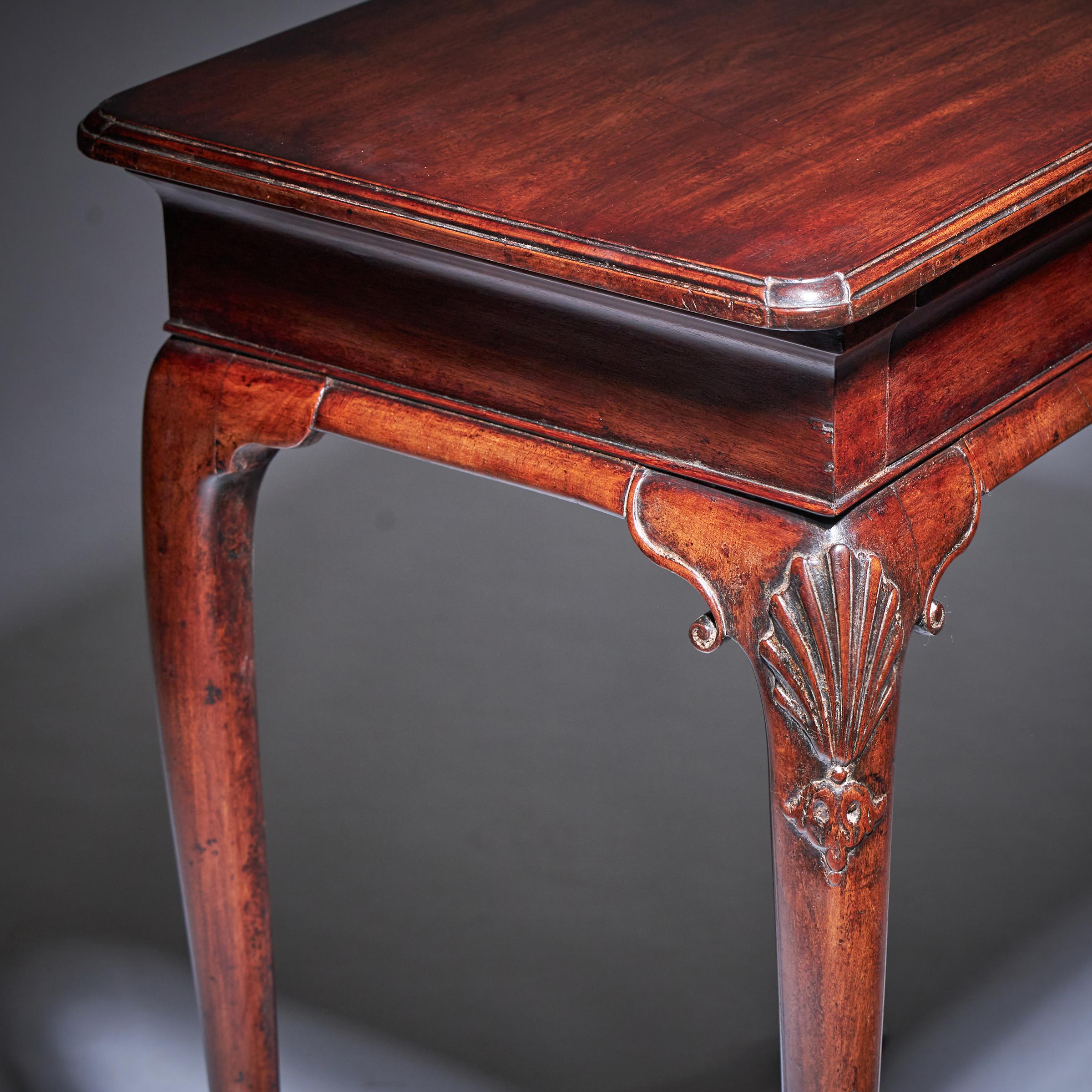 18th Century George I Mahogany Table of Diminutive Proportions, circa 1725 For Sale 2