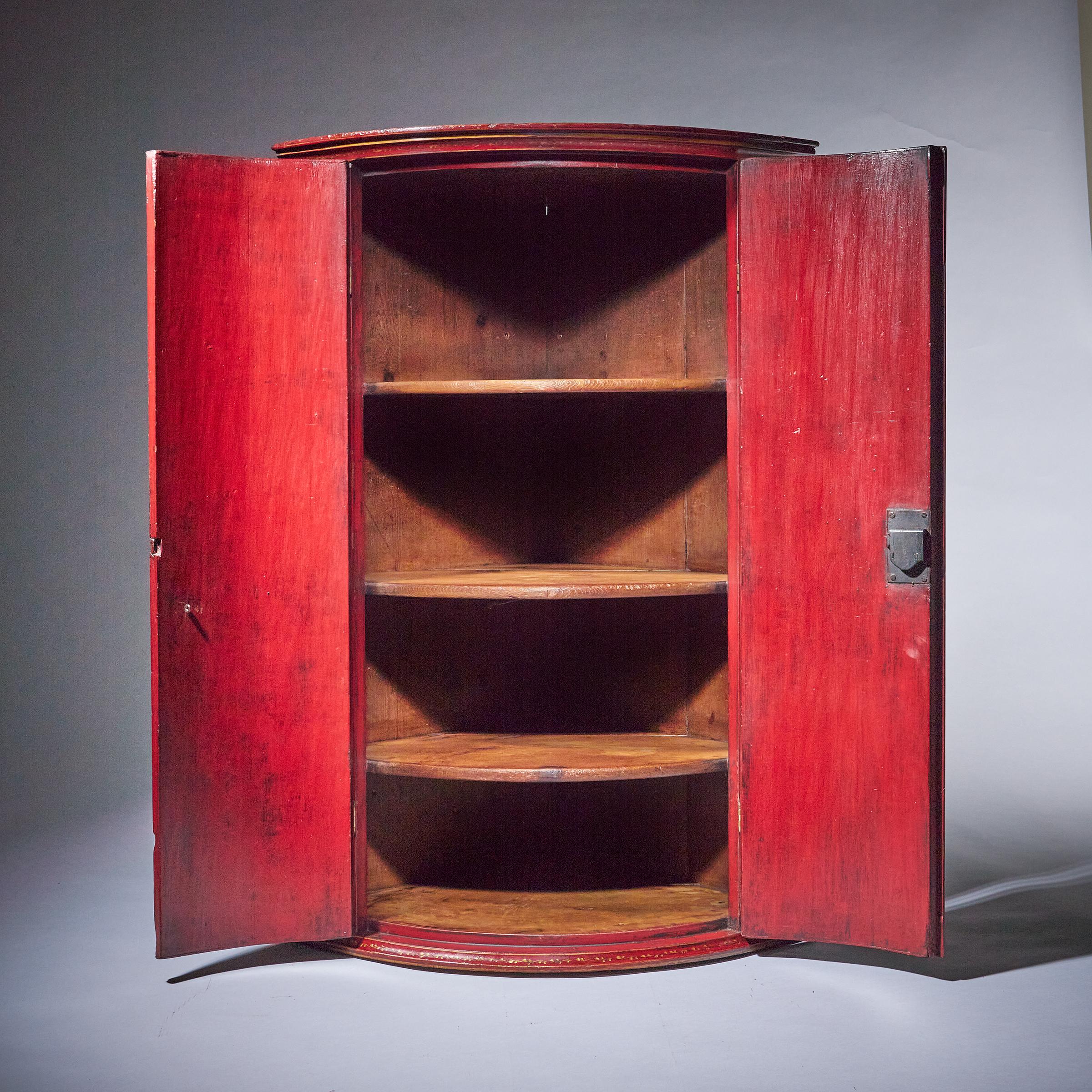 English 18th Century George II Scarlet/Red Japanned Corner Cupboard, Att. Giles Grendey For Sale