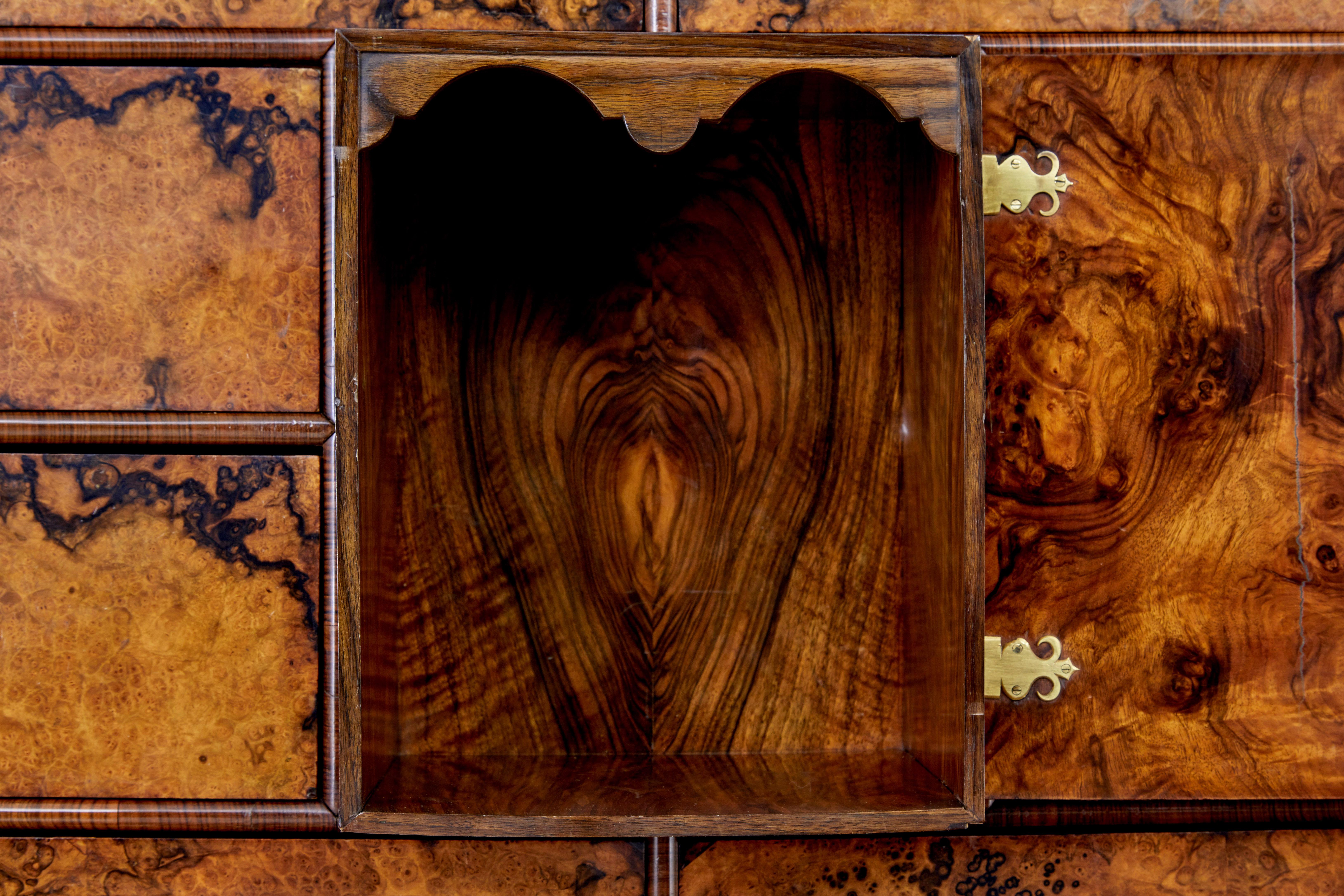 18th century George I walnut cabinet on chest in vendita 3