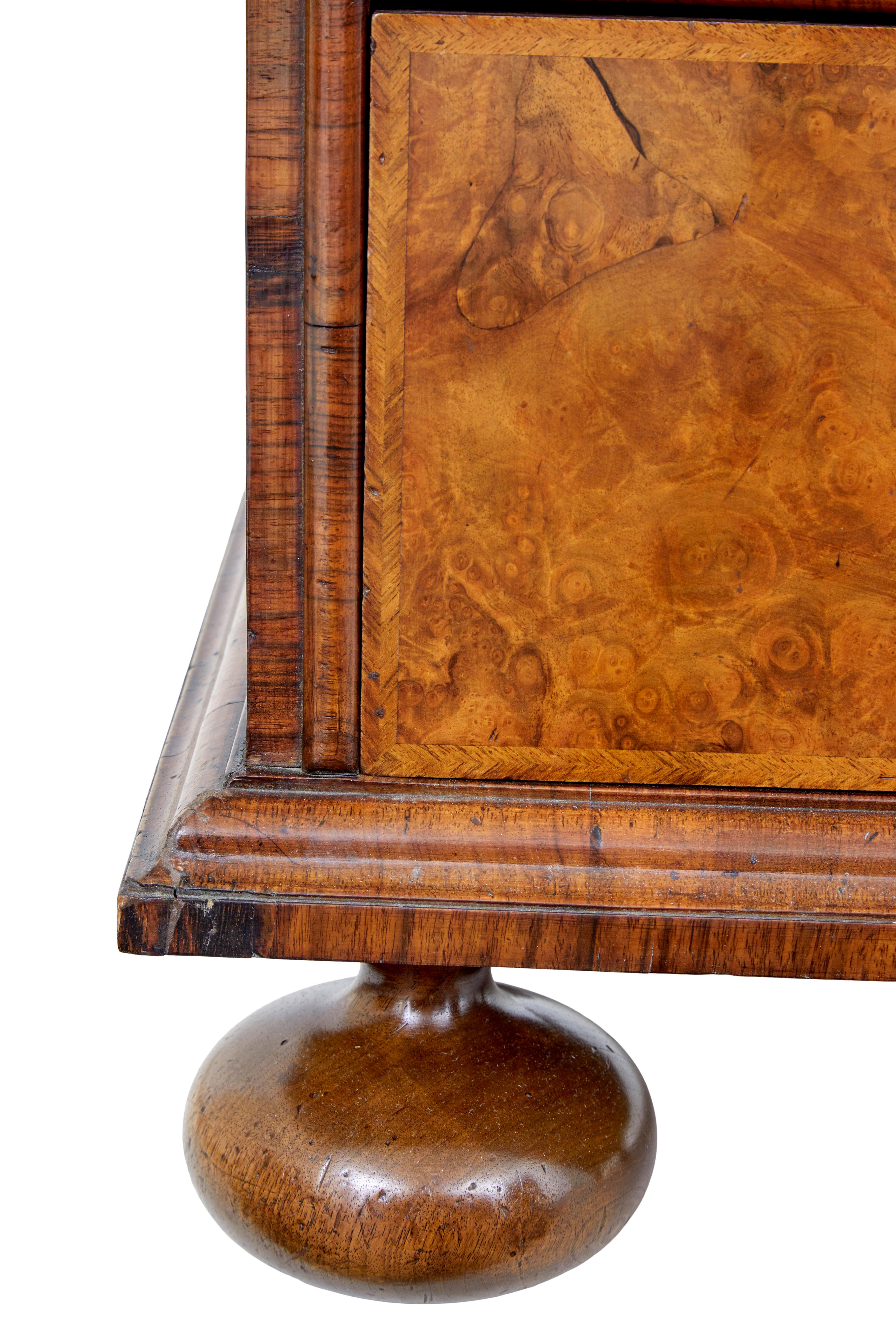 18th century George I walnut cabinet on chest in vendita 10