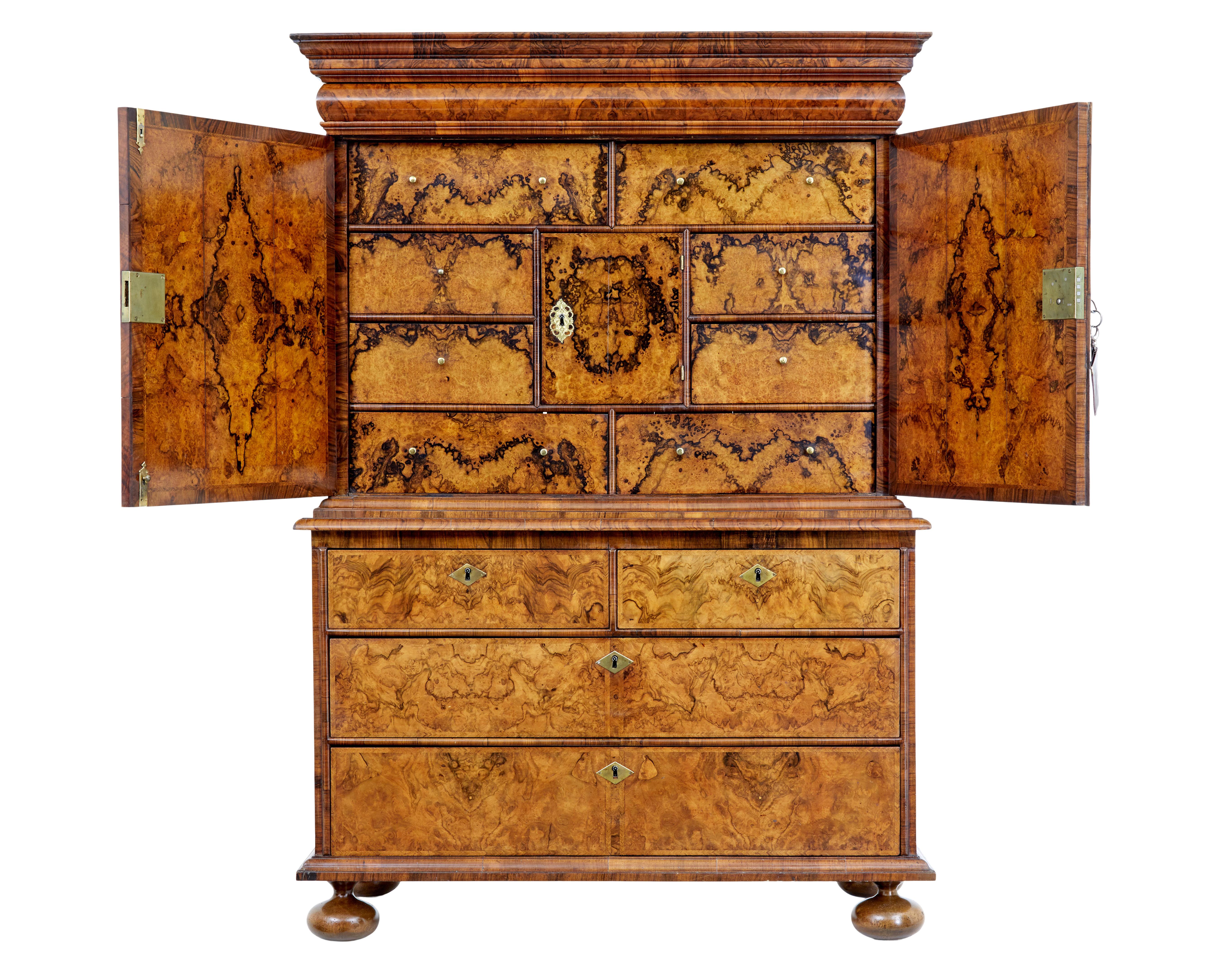 English 18th Century George I Walnut Cabinet on Chest For Sale