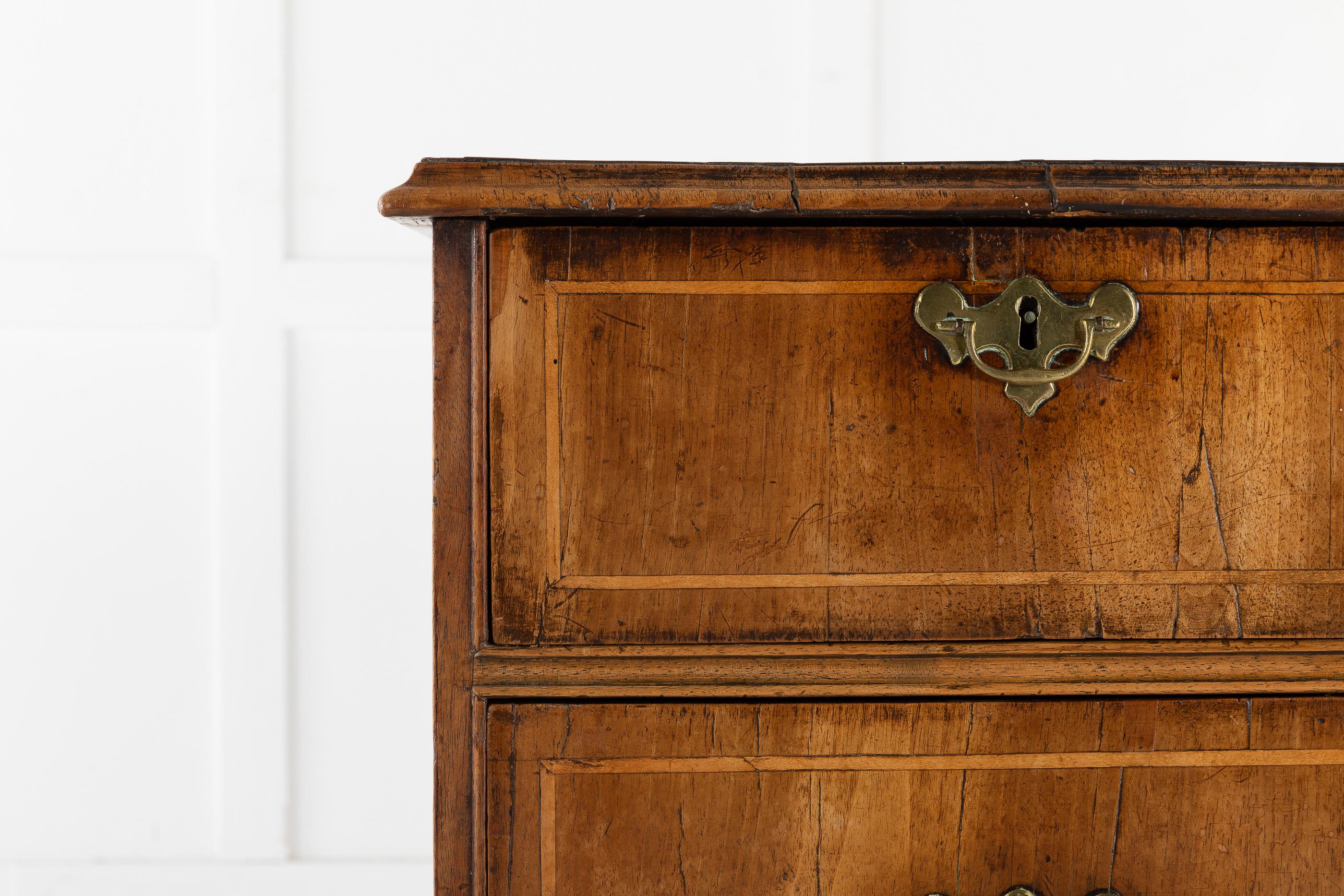 18th Century George I Walnut Chest of Drawers In Good Condition In Gloucestershire, GB