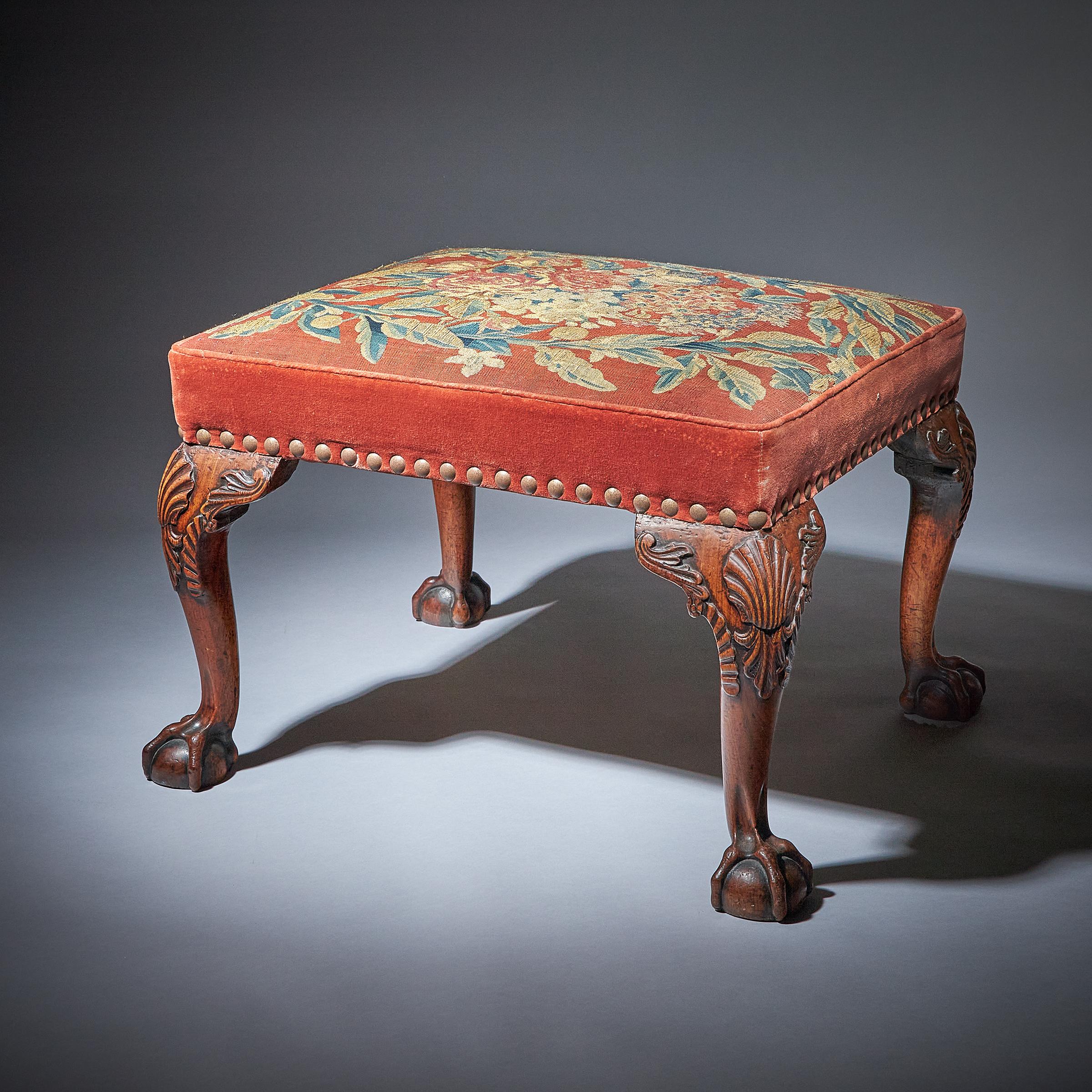 18th C George II Walnut Stool on Cabriole Legs in the manner of Giles Grendey. In Good Condition In Oxfordshire, United Kingdom