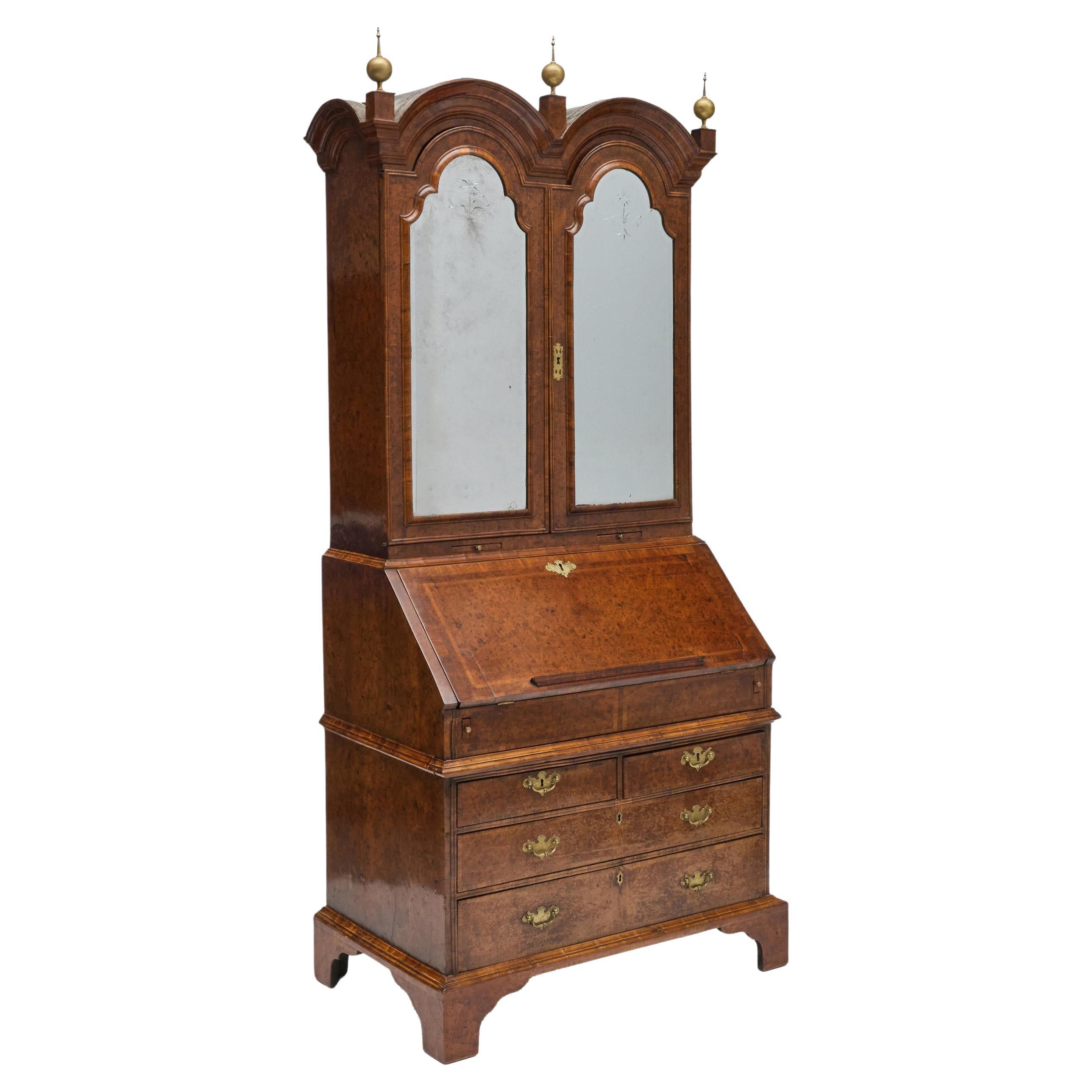 18th Century George II Crossbanded Burl Mulberry, Walnut, and Cedar Secretary in vendita