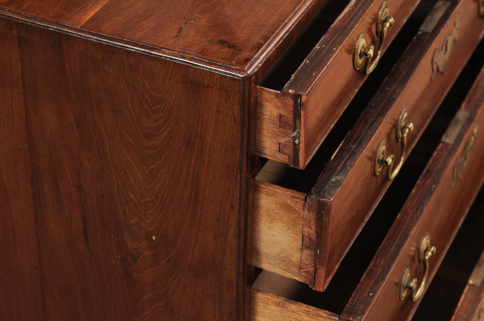 18th Century George II English Bachelor's Chest in Mahogany 7