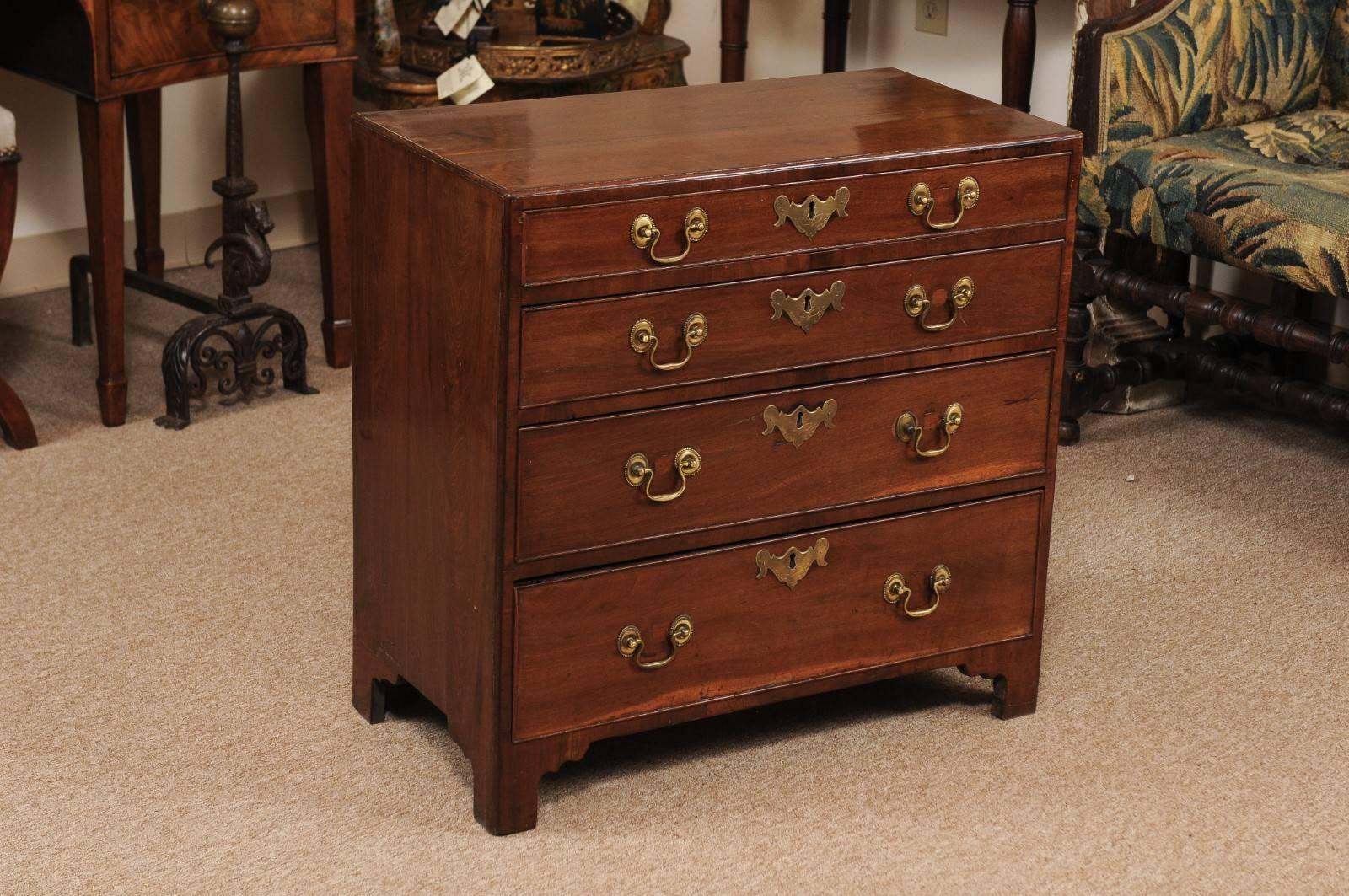 18th Century George II English Bachelor's Chest in Mahogany 5