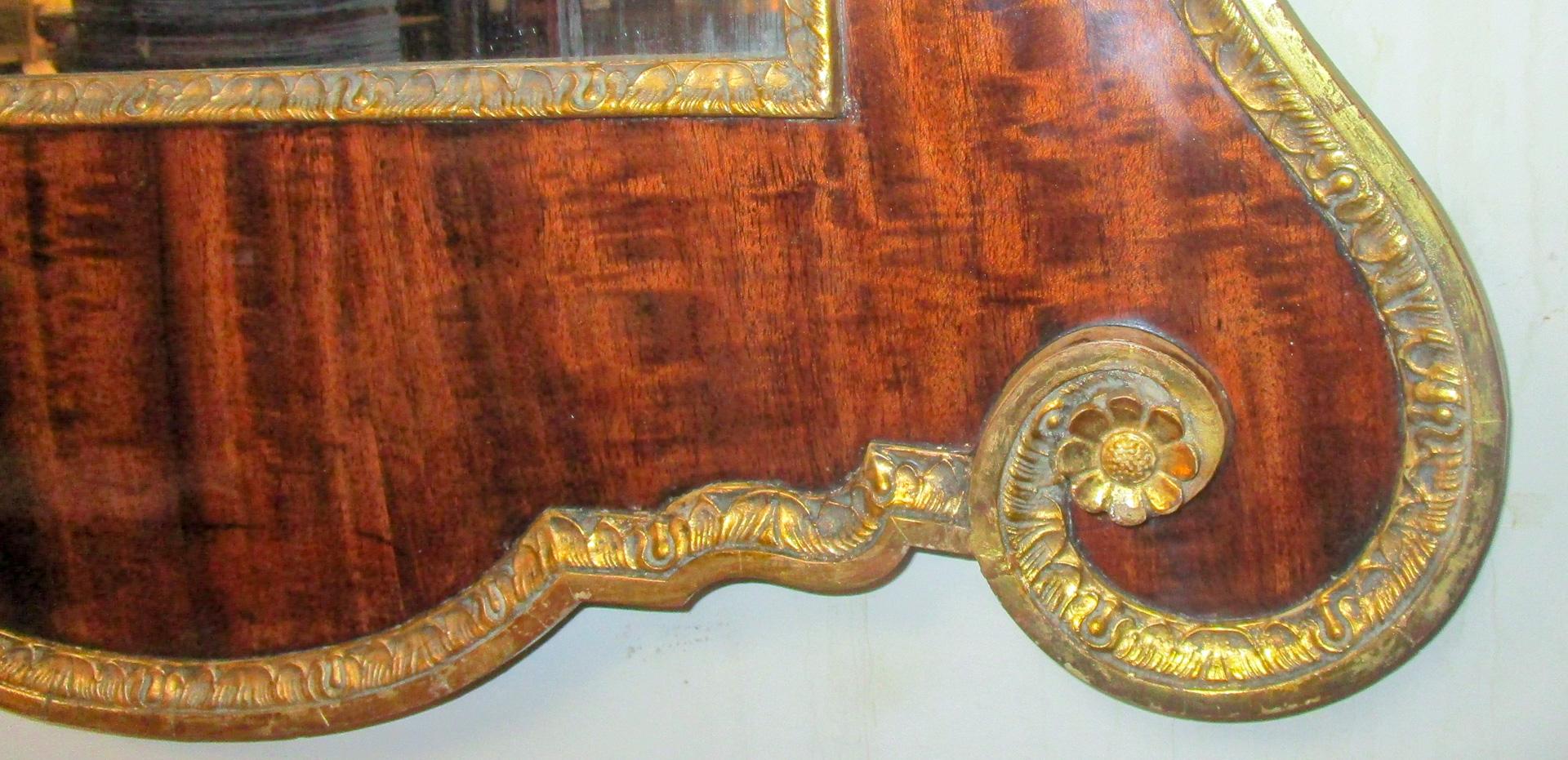 English 18th Century George II Mahogany and Carved Giltwood Wall Mirror