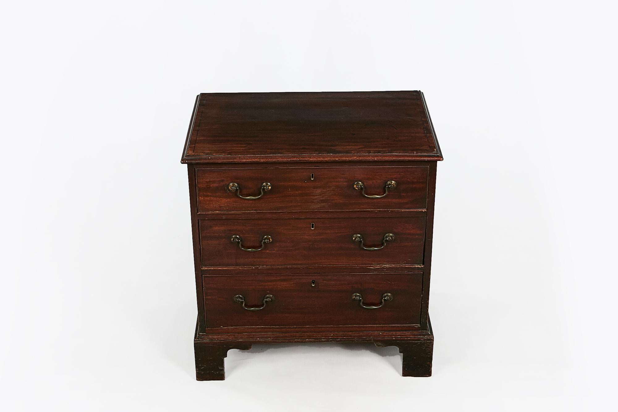 18th Century George II Mahogany Chest of Drawers In Good Condition For Sale In Dublin 8, IE
