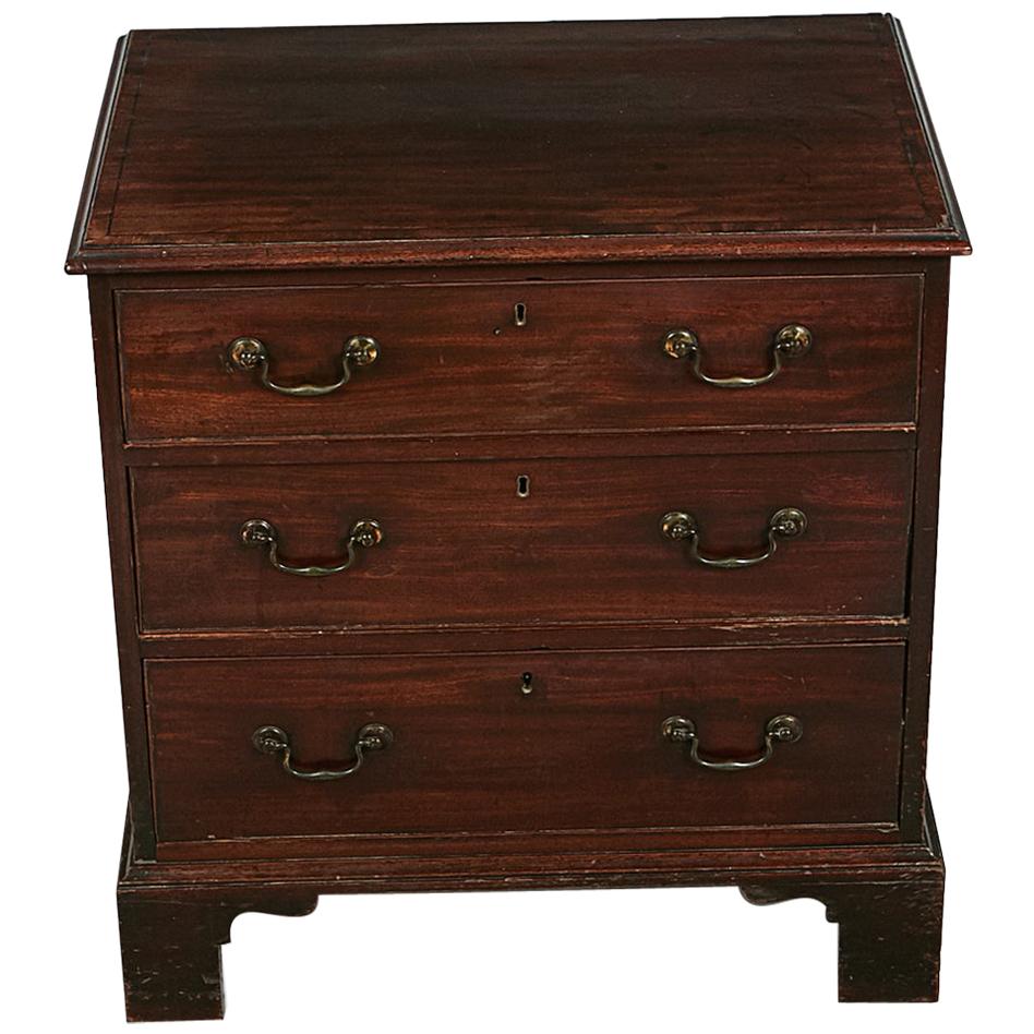 18th Century George II Mahogany Chest of Drawers For Sale
