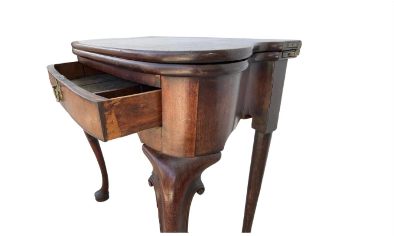 XVIIIe siècle et antérieur Table à jeux/thé du 18e siècle en acajou de George II en vente