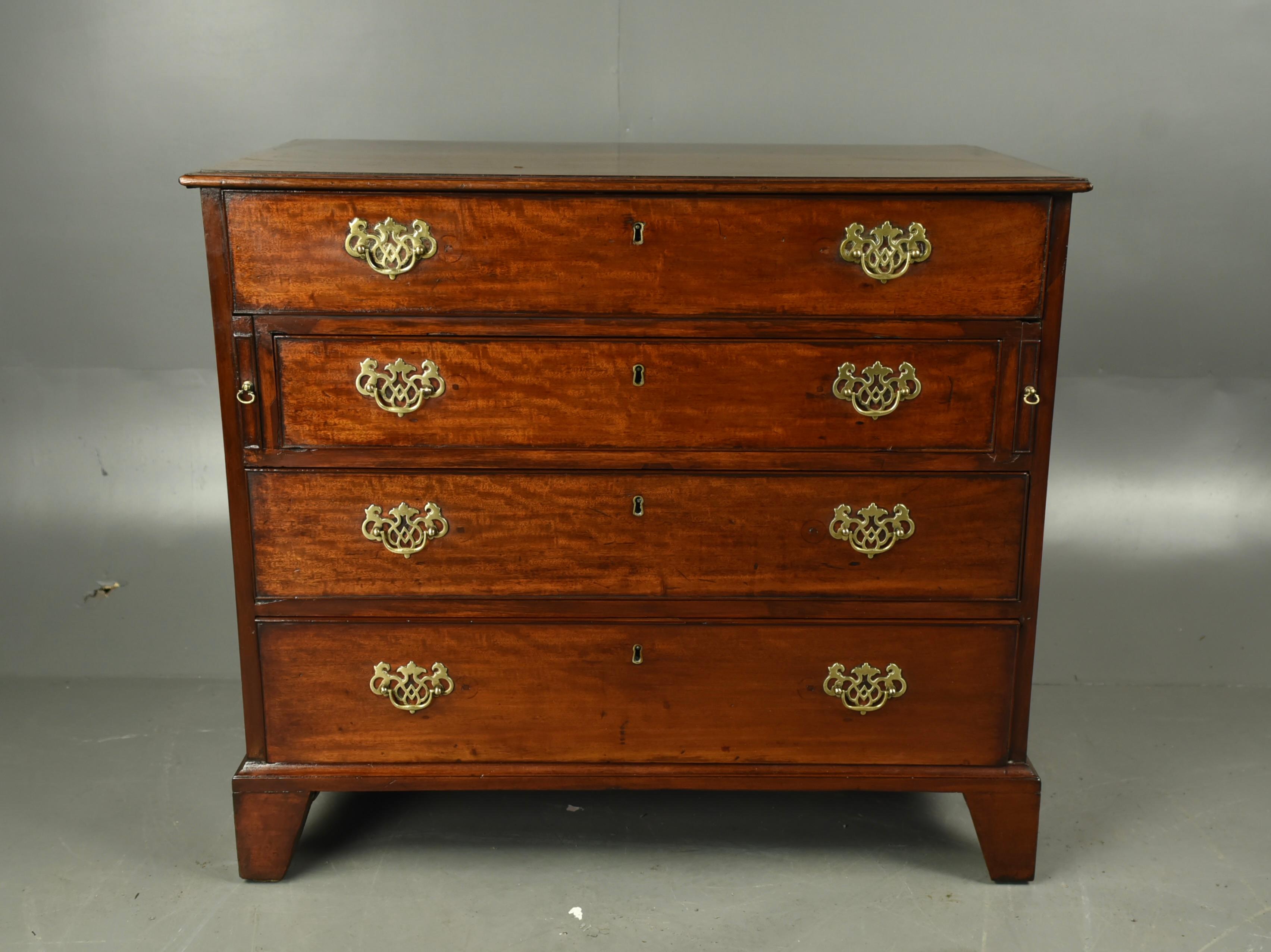 Chippendale 18th Century George II mahogany Gentleman's chest of drawers For Sale