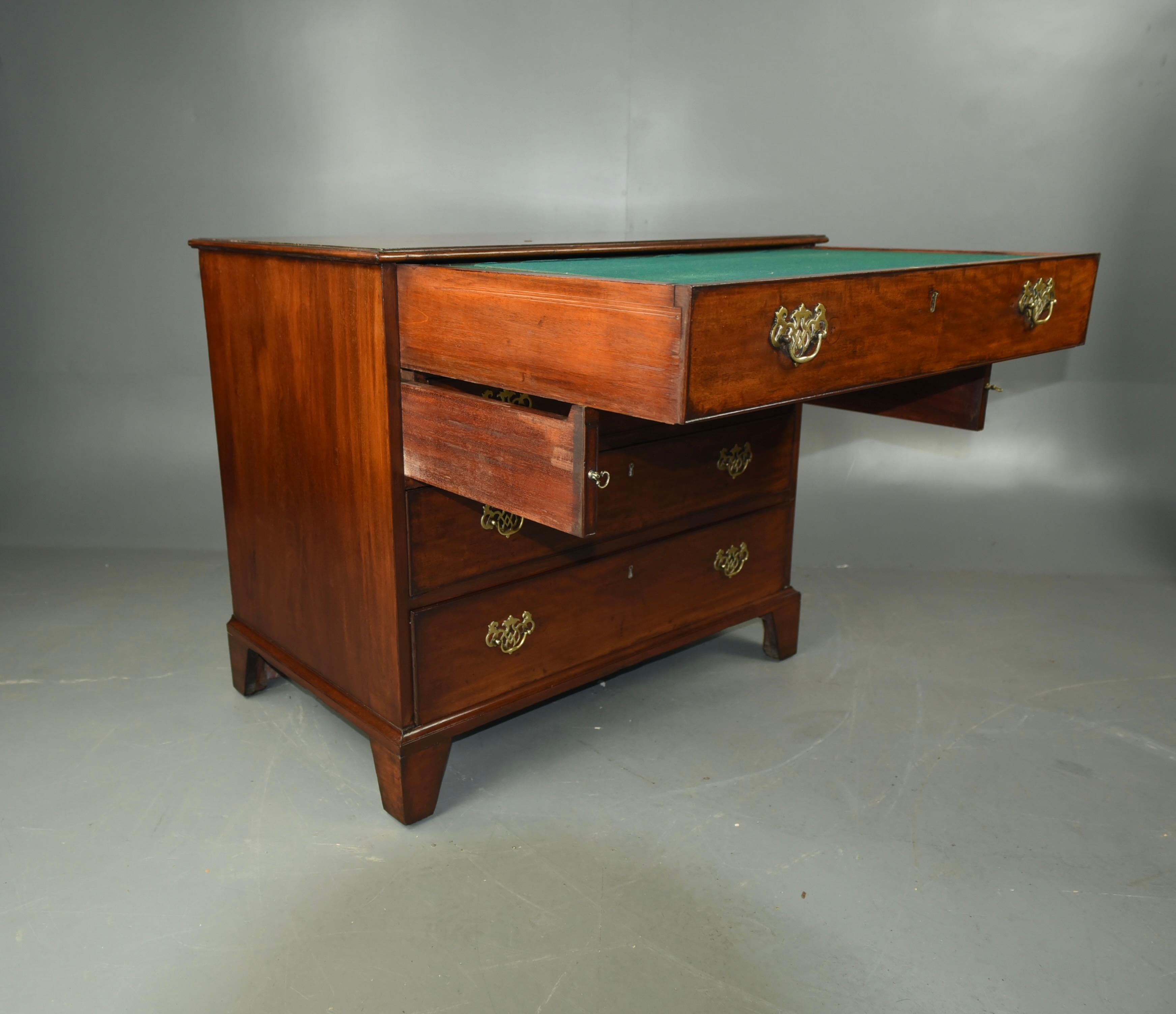 Mid-18th Century 18th Century George II mahogany Gentleman's chest of drawers For Sale