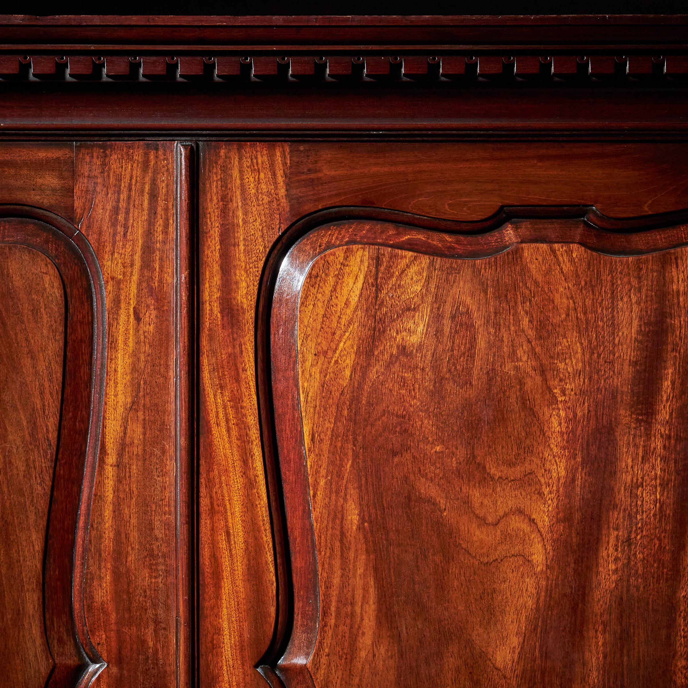 18th-Century George II Mahogany Secretaire Linen Press, Attributed, Giles Grendey For Sale 5