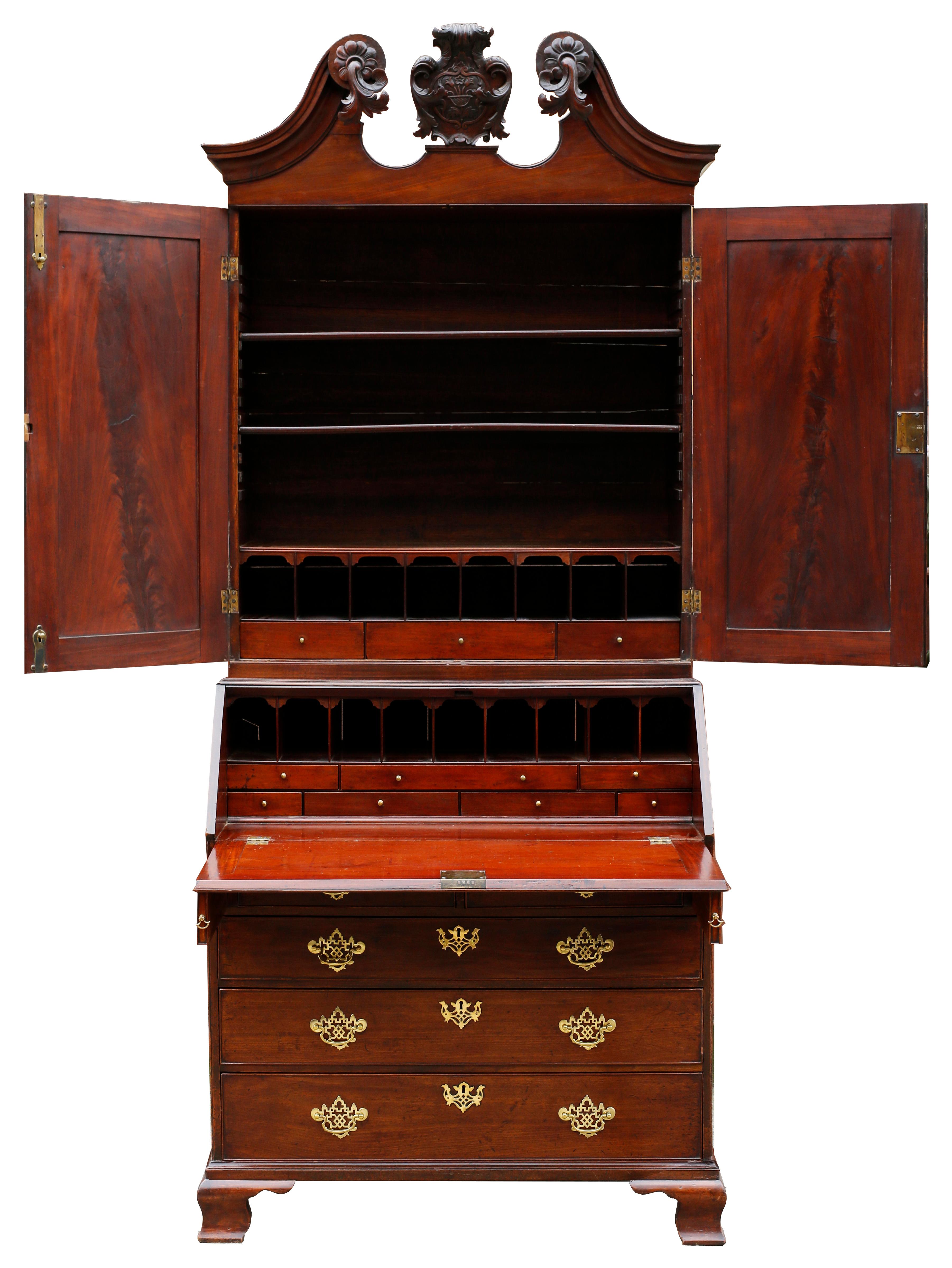 18th Century, George II Mahogany Secretary Bookcase In Good Condition For Sale In Brooklyn, NY
