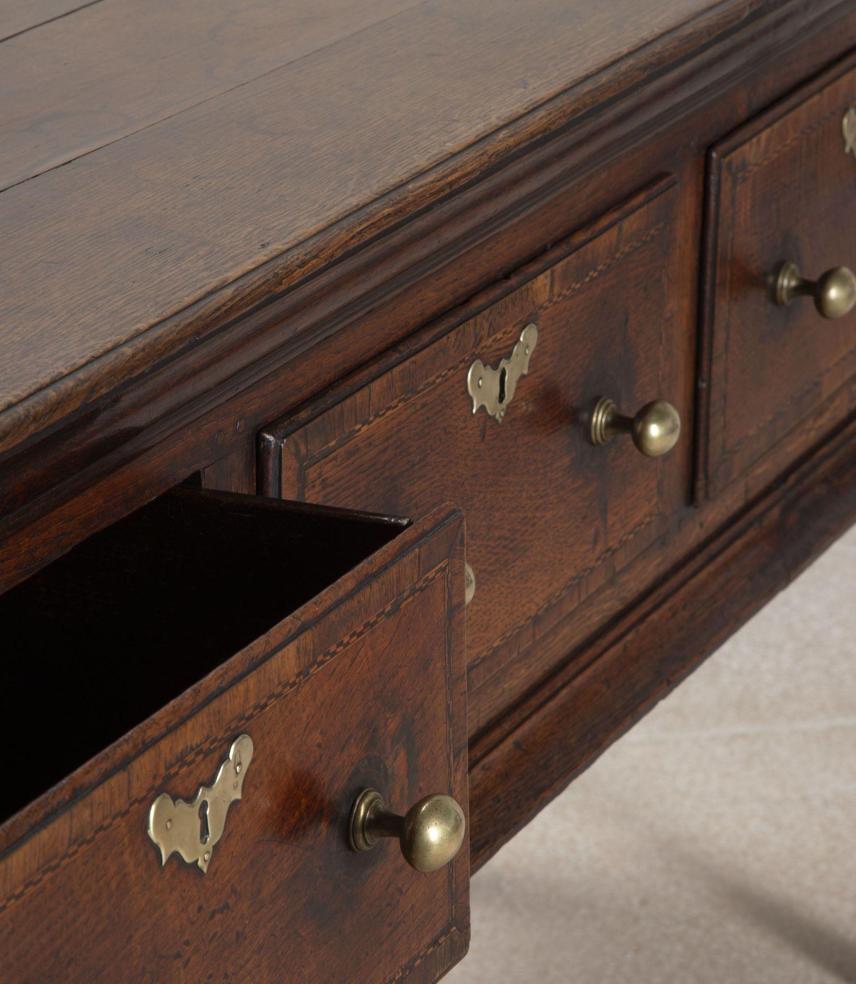 18th Century George II Oak Dresser Base In Good Condition For Sale In Gloucestershire, GB