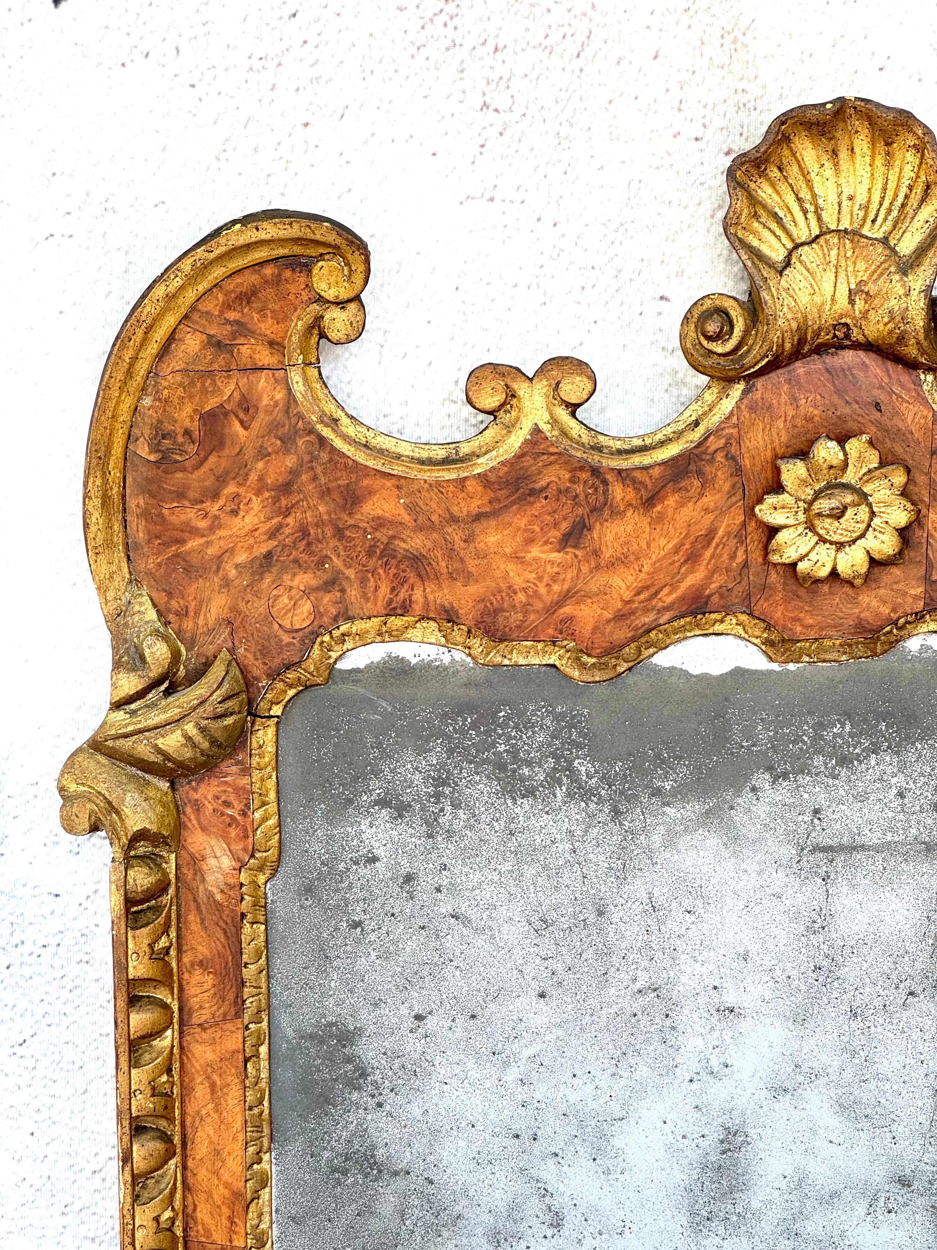 18th Century George II Parcel Gilt and Walnut Mirror In Good Condition For Sale In Bradenton, FL