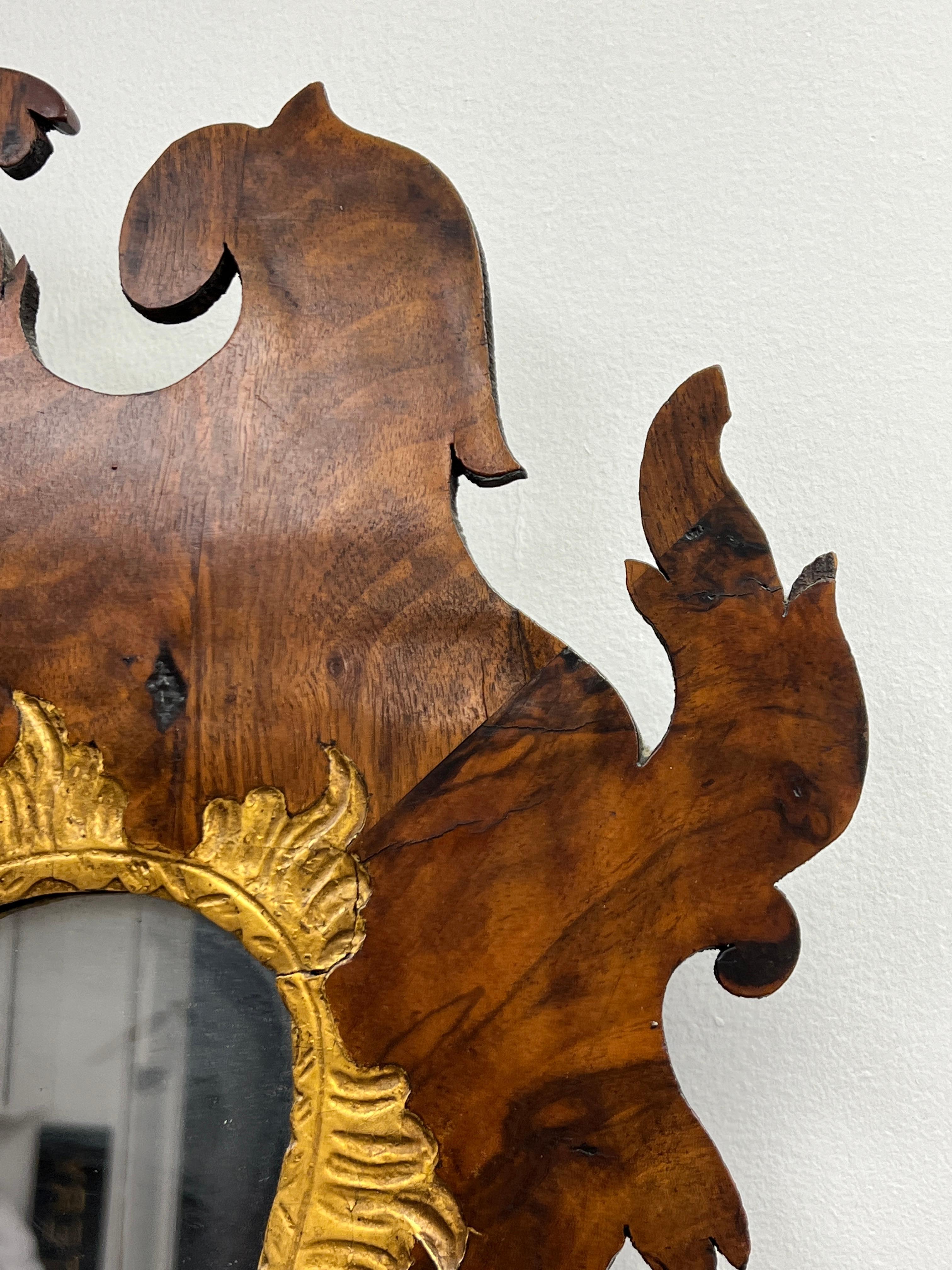 18th Century George II Parcel-Gilt Walnut Mirror In Good Condition For Sale In Nashville, TN