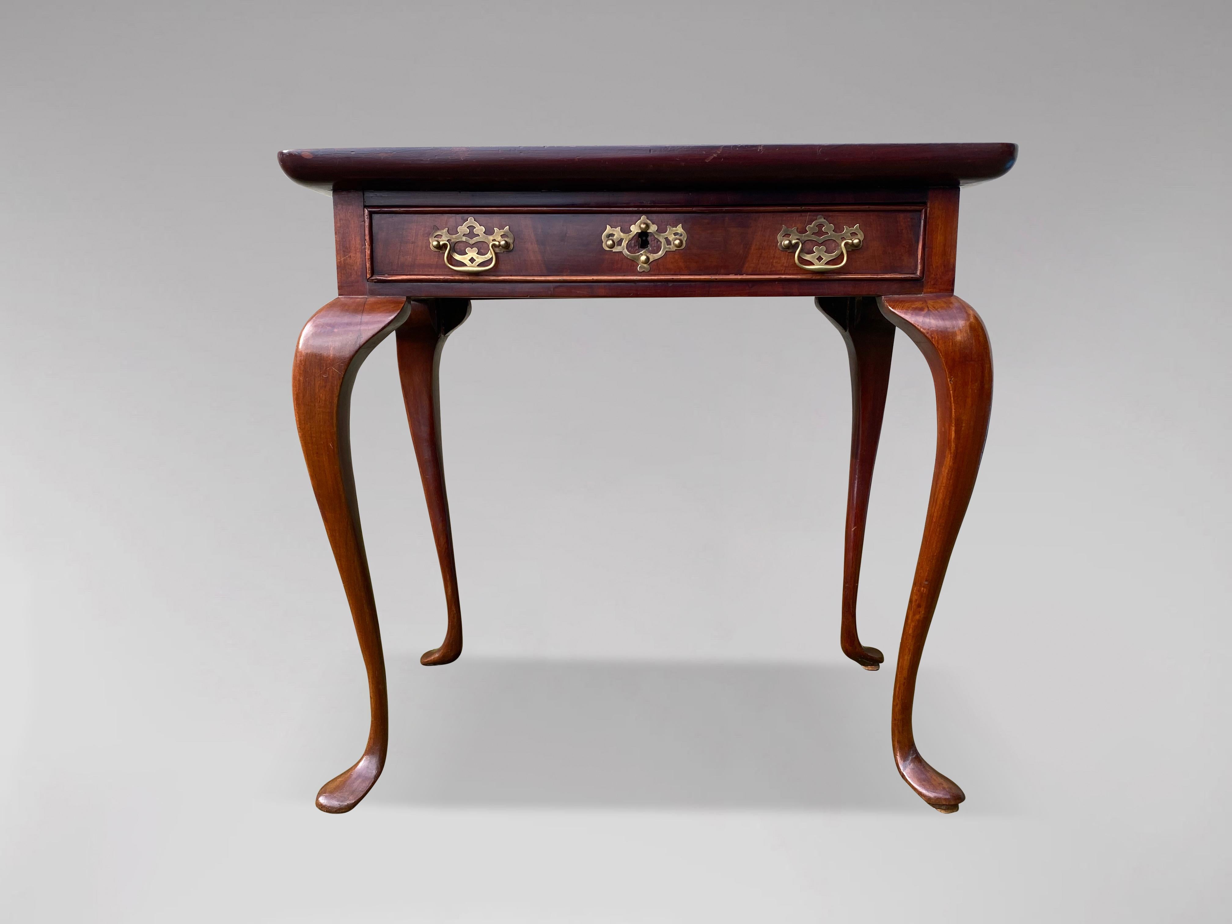 British 18th Century George II Period Mahogany Dish Top Tea Table For Sale