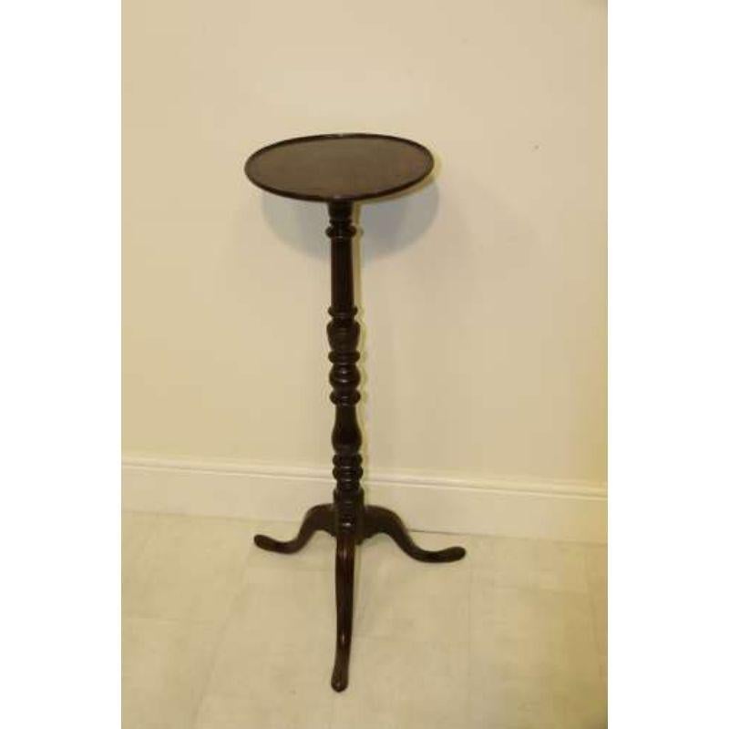 18th Century and Earlier 18th Century George II Period Mahogany Tripod Candle Stand, English circa 1750 For Sale