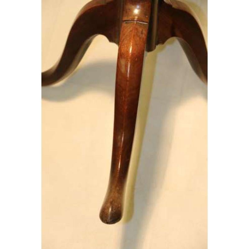 Support de bougie tripode en acajou de la période George II du 18ème siècle, anglais vers 1750 en vente 2