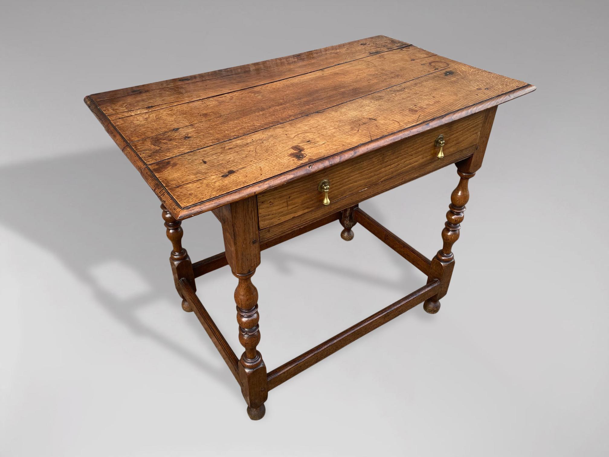 18th Century George II Period Oak Lowboy In Good Condition In Petworth,West Sussex, GB