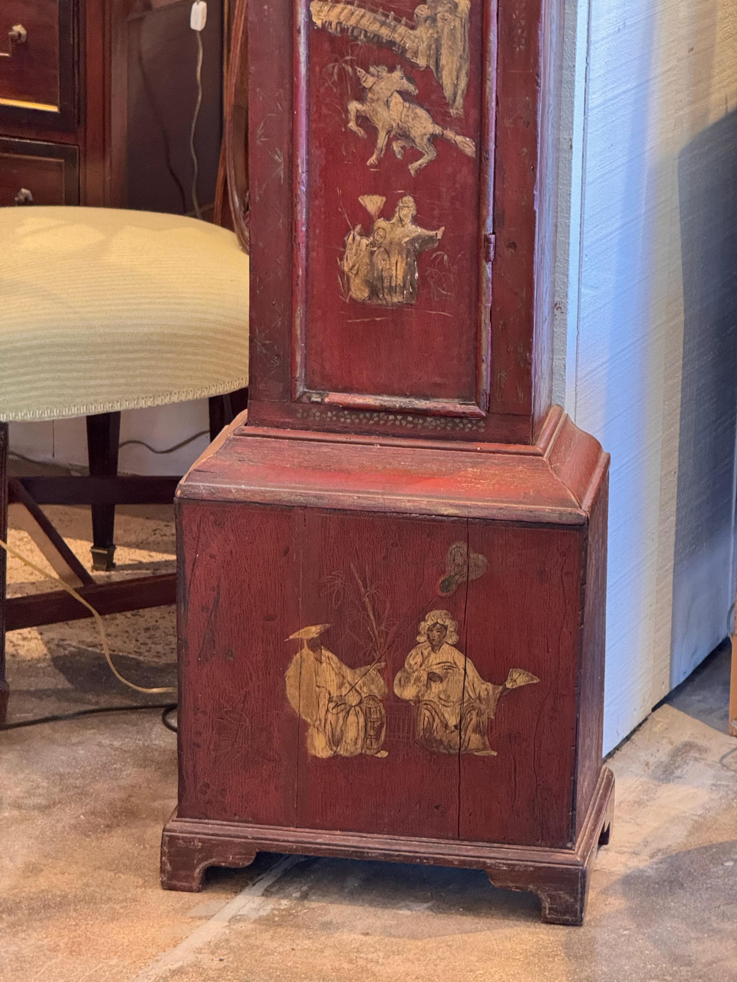Rote Chinoiserie-Uhr aus dem 18. Jahrhundert George II im Zustand „Gut“ im Angebot in Charlottesville, VA