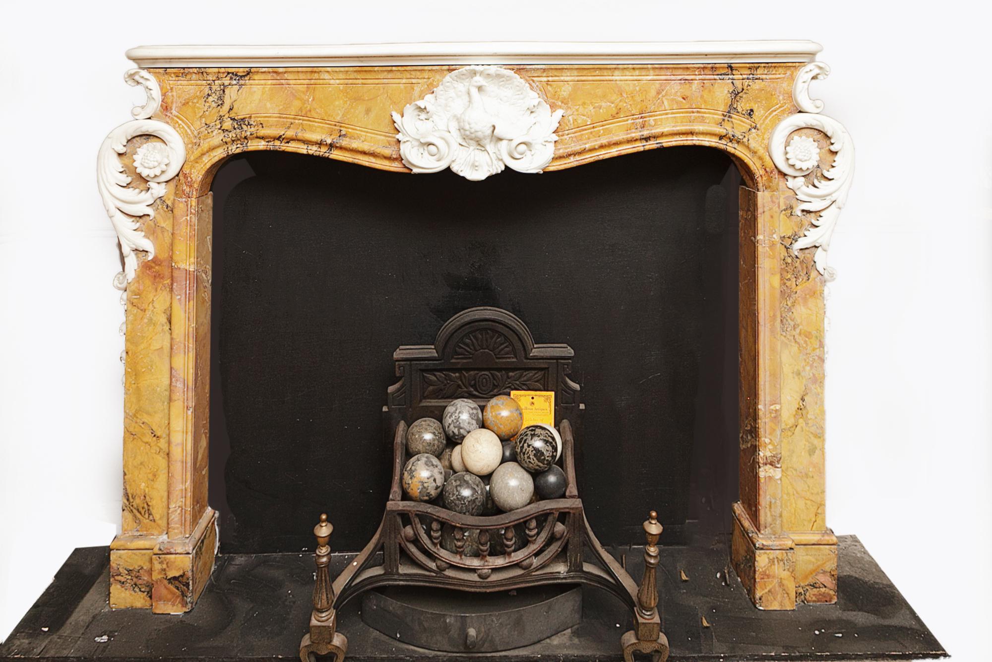 18th Century George II Sienna and White Statuary Marble Fire Surround In Excellent Condition For Sale In Dublin 8, IE