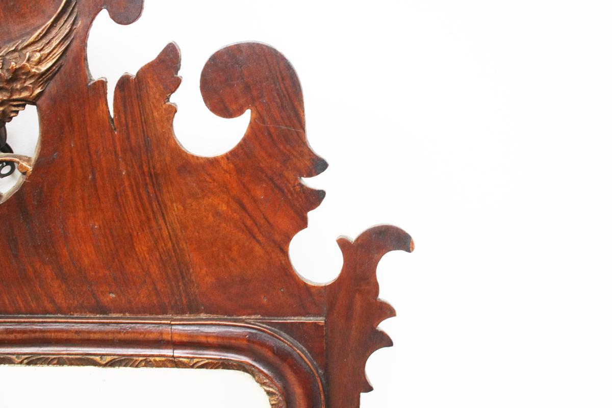 18th Century George II Veneered Walnut and Gilt Wall Mirror In Good Condition For Sale In Manchester, GB
