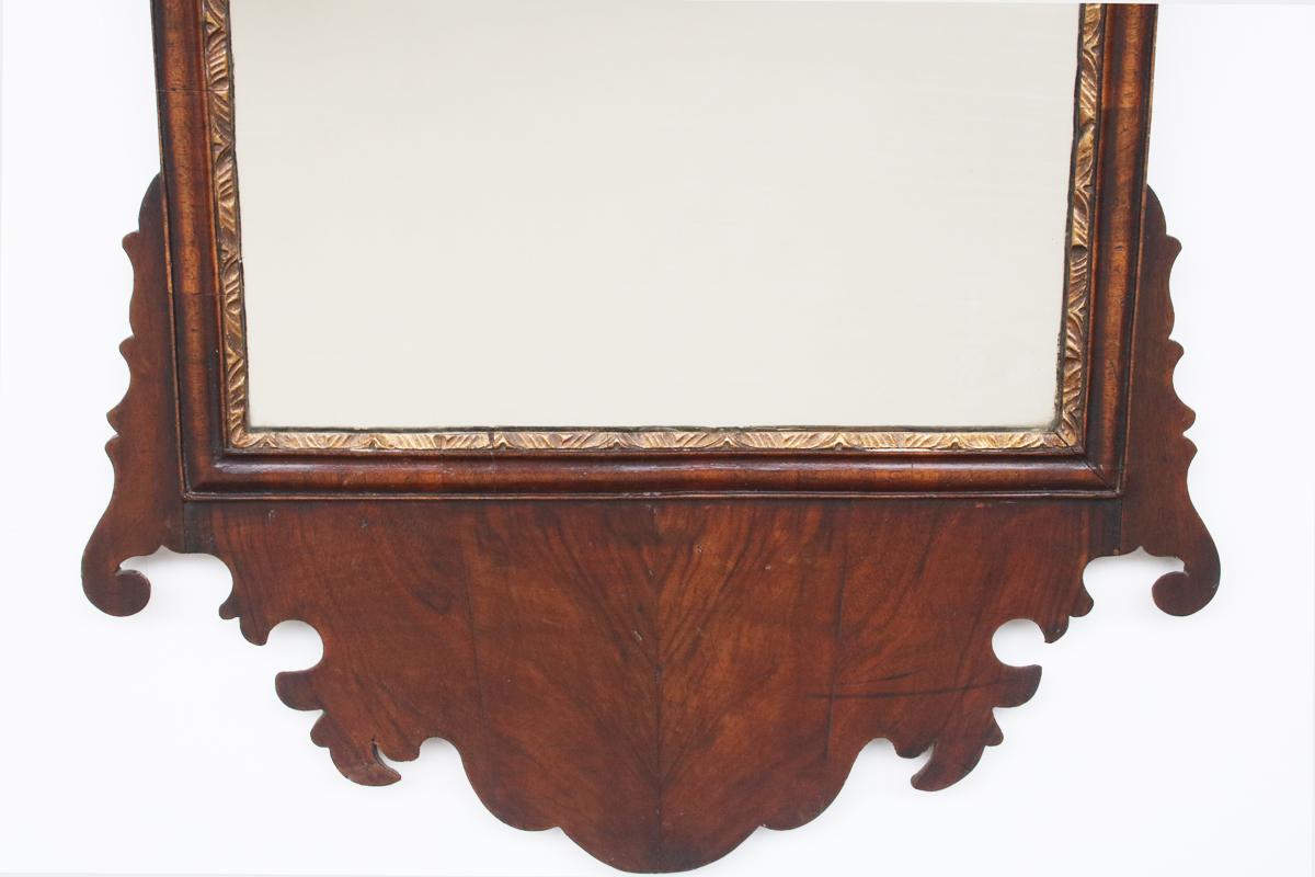 18th Century George II Veneered Walnut and Gilt Wall Mirror For Sale 1