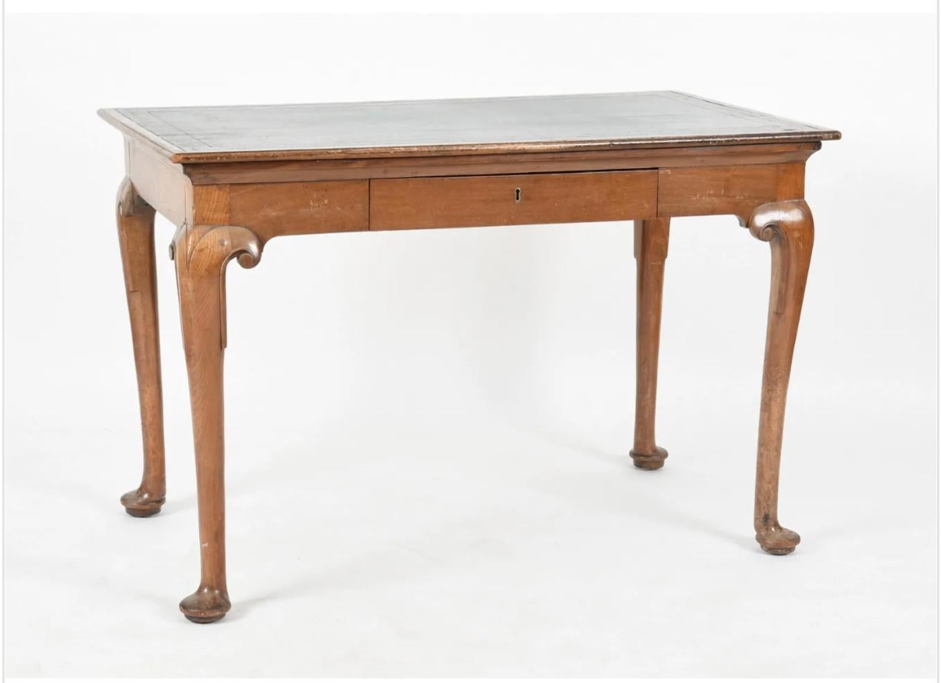 18th Century George II Walnut Writing Table For Sale 2
