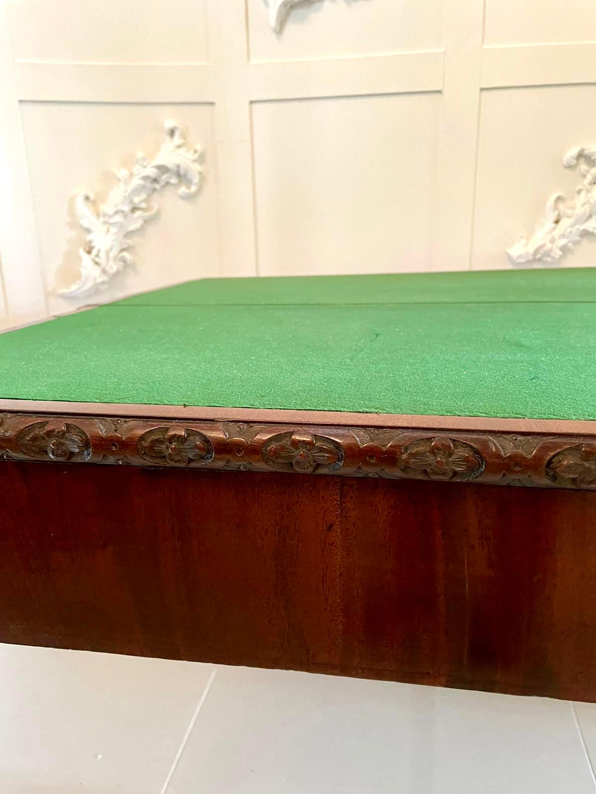 XVIIIe siècle George III Antique Chippendale Mahogany sculpté Table à cartes/côté en vente 3