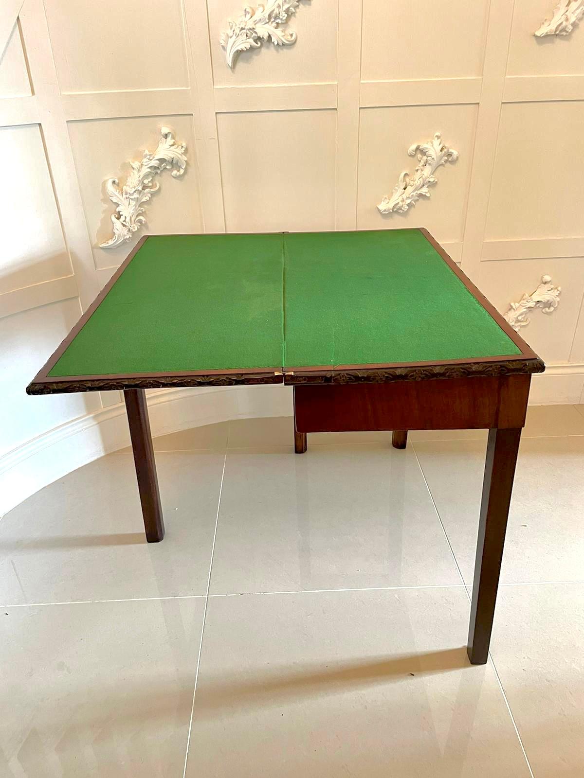 Antiker geschnitzter Chippendale-Mahagoni-Karten-/Beistelltisch aus dem 18. Jahrhundert, George III.-Stil im Angebot 1