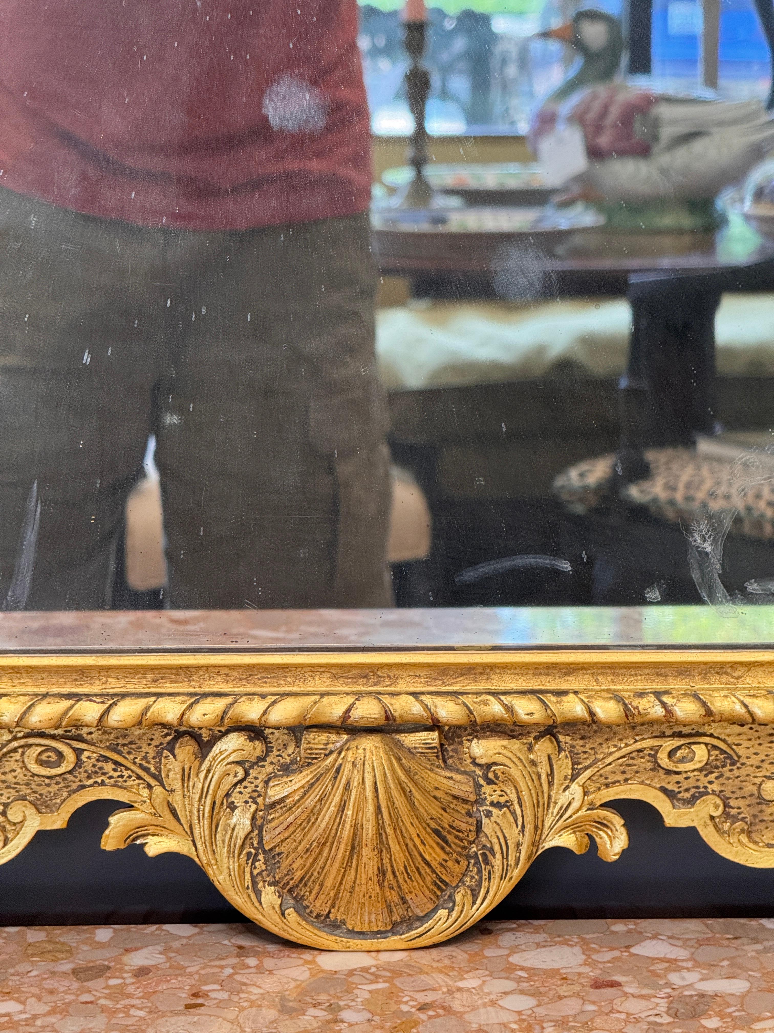 Spiegel aus geschnitztem Giltwood aus dem 18. Jahrhundert George III im Zustand „Gut“ im Angebot in Charlottesville, VA