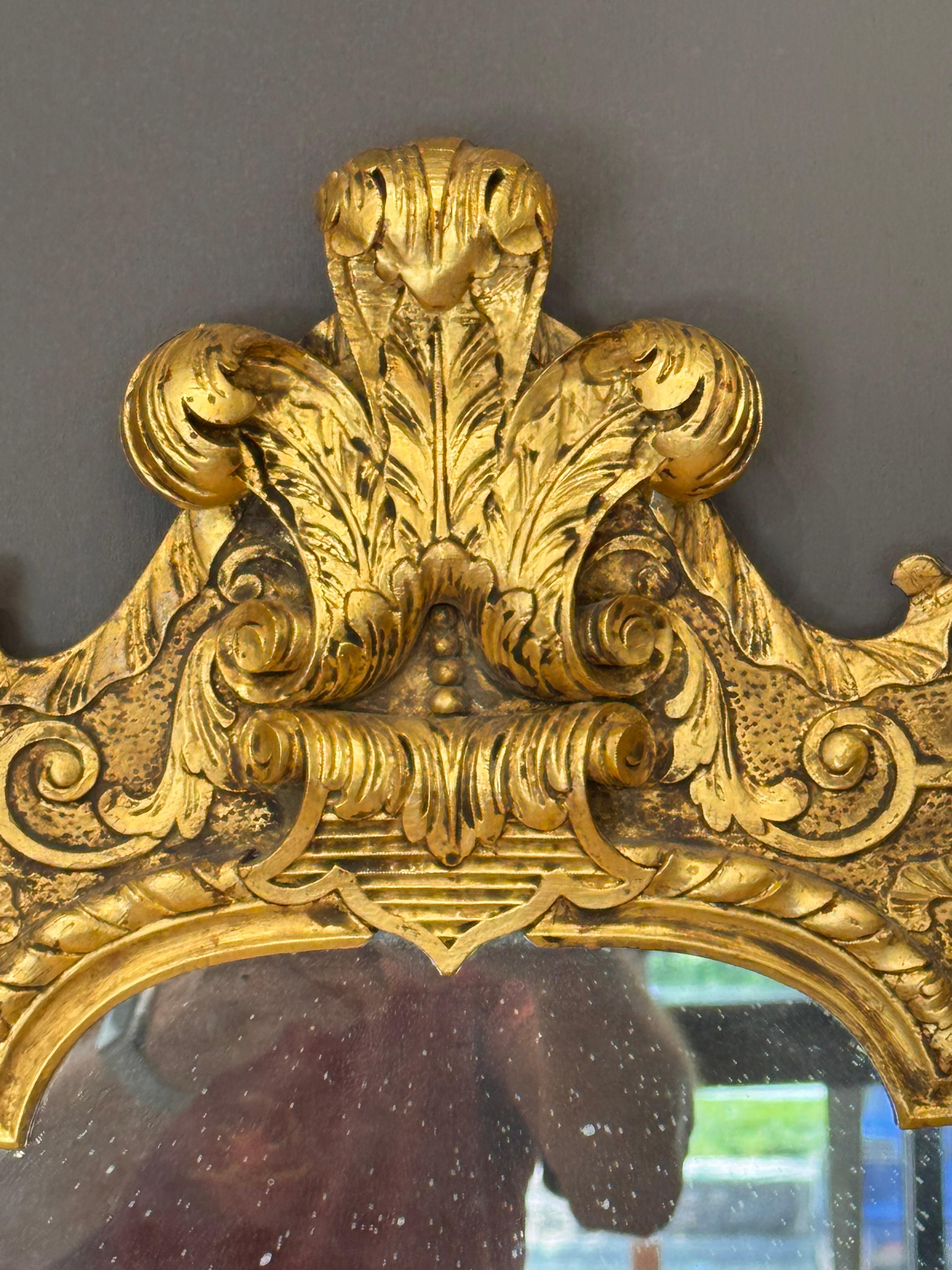 Spiegel aus geschnitztem Giltwood aus dem 18. Jahrhundert George III (18. Jahrhundert und früher) im Angebot