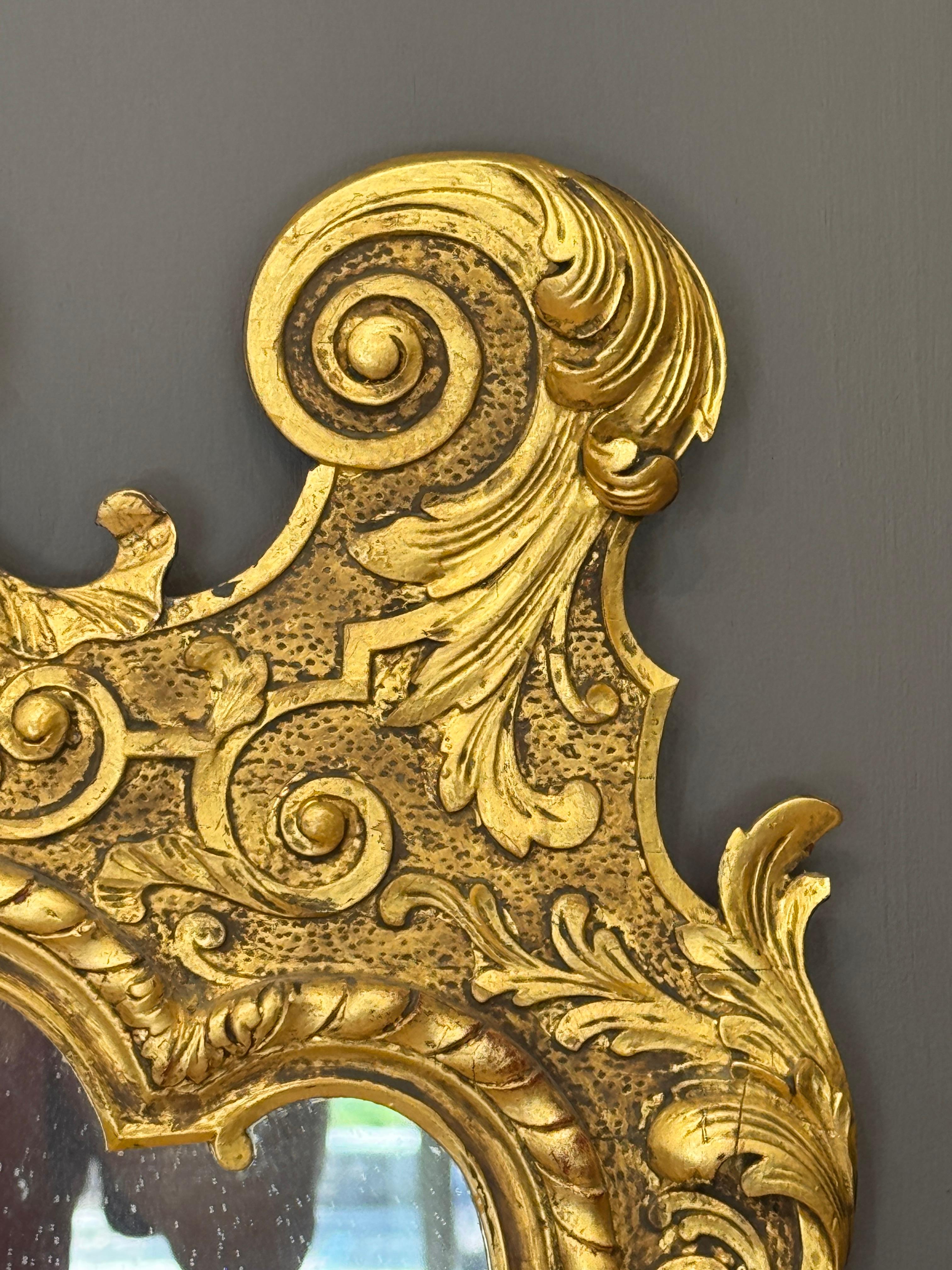 Spiegel aus geschnitztem Giltwood aus dem 18. Jahrhundert George III im Angebot 1