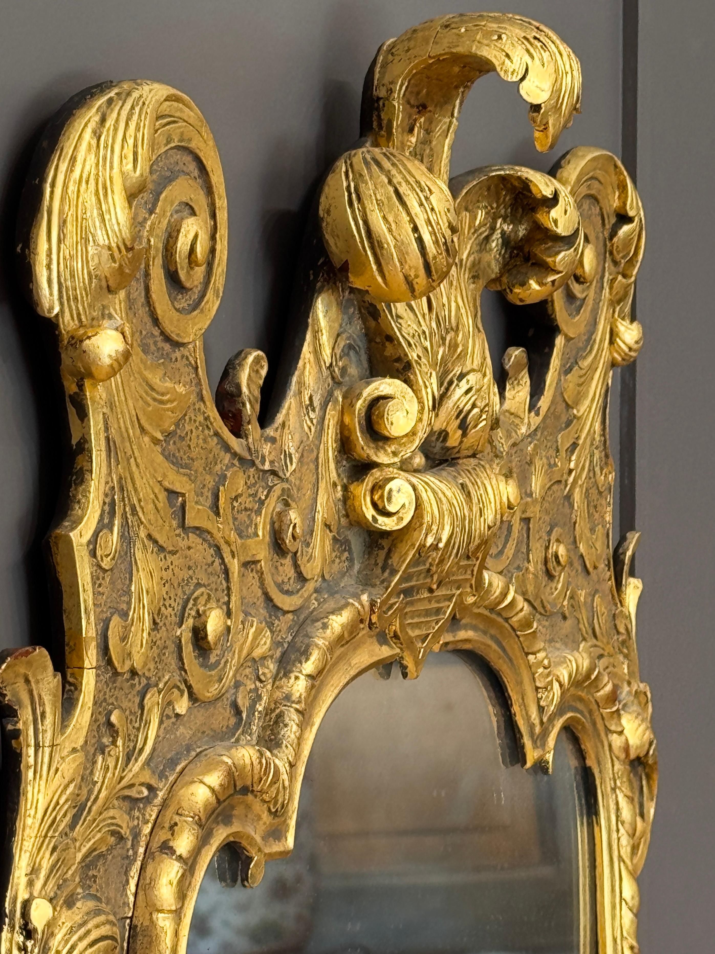 Spiegel aus geschnitztem Giltwood aus dem 18. Jahrhundert George III im Angebot 3