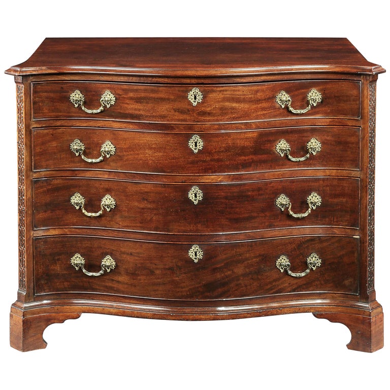 18th Century George Iii Chest Of Drawers In The Manner Of Thomas