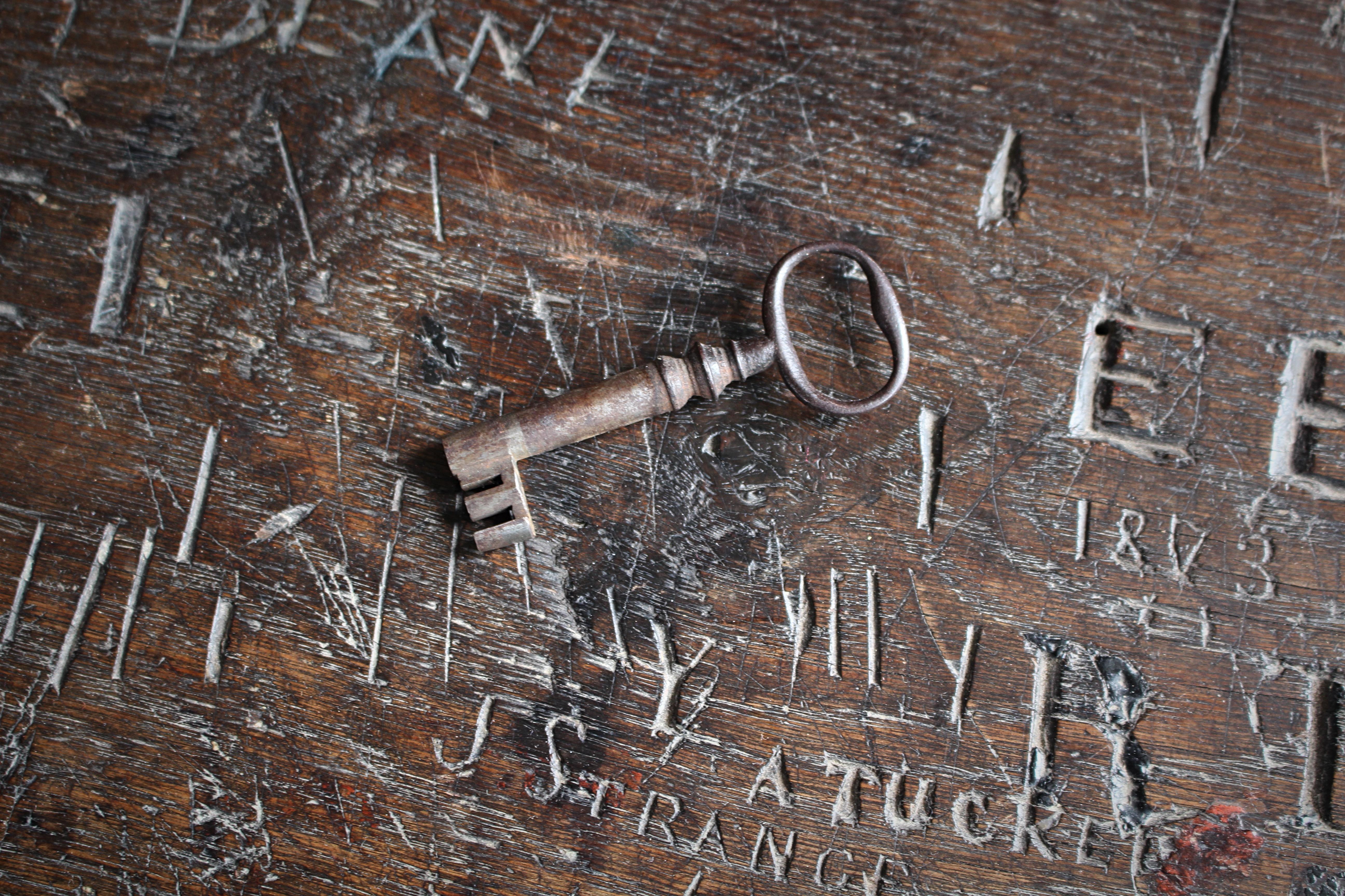 18th Century George III Dormitory Graffitied Bureau Winchester College Desk For Sale 10
