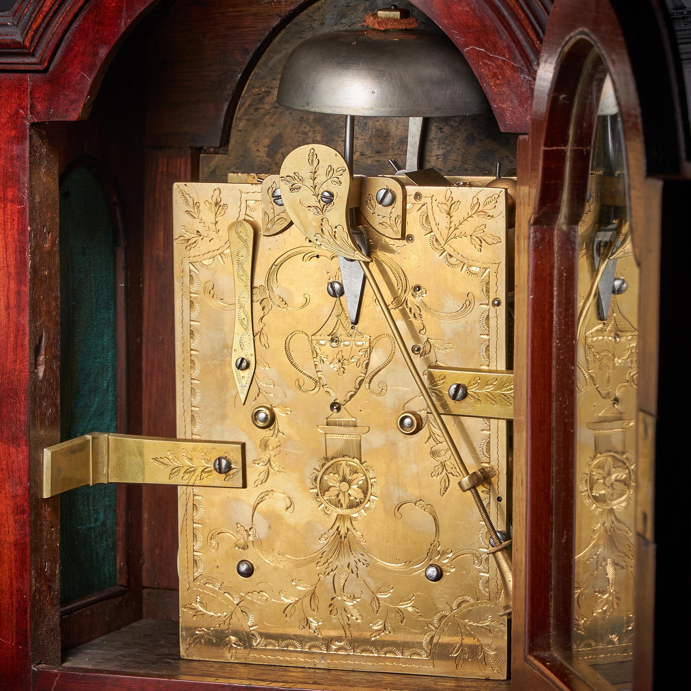 18th Century George III Figured Mahogany Three Pad Stricking Bracket Clock For Sale 3