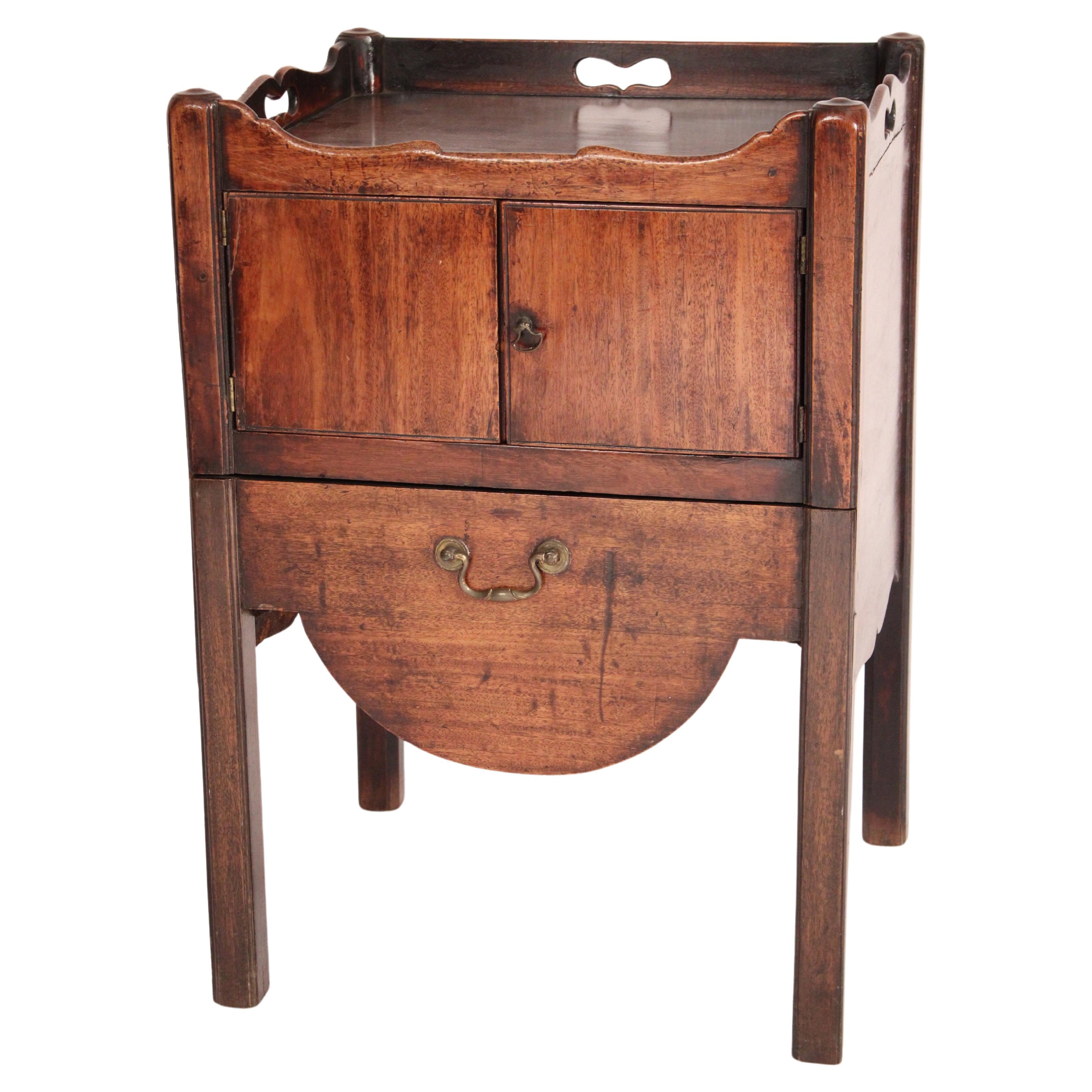 18th Century George III Mahogany Bedside Commode For Sale