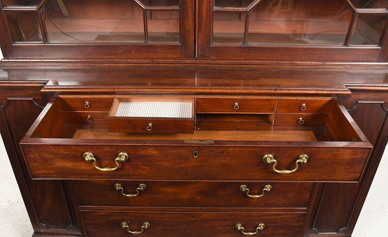 English 18th Century George III Mahogany Breakfront Bookcase Display Cabinet