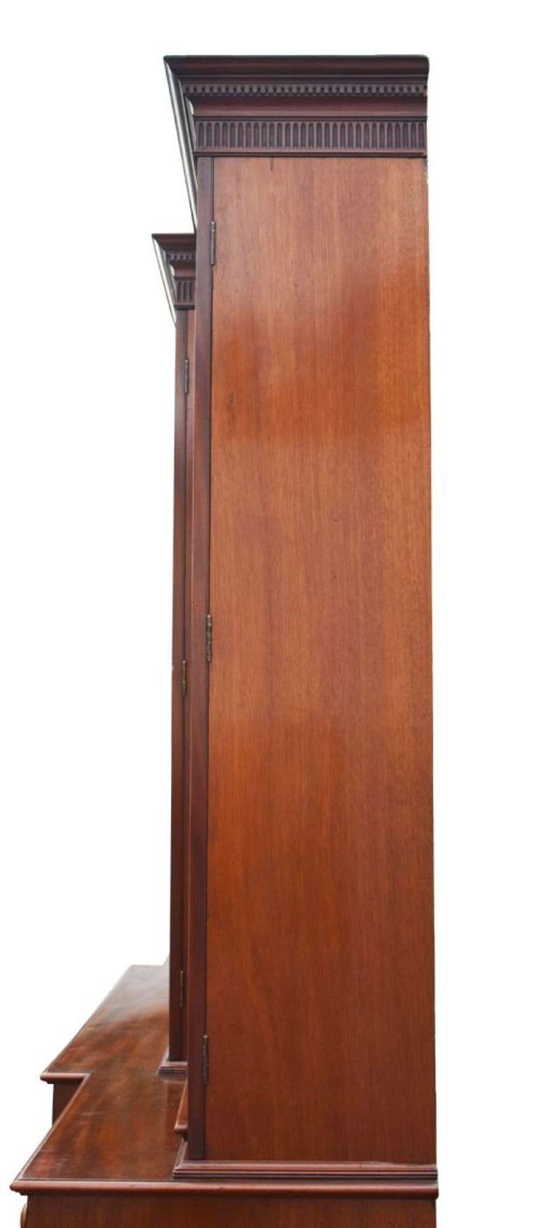 Libreria a due ante in mogano di Giorgio III del XVIII secolo in vendita 12