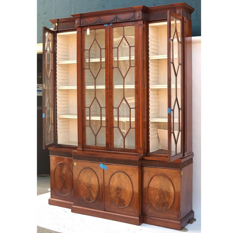 English 18th Century George III Mahogany Breakfront Bookcase For Sale